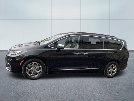 2022 Chrysler Pacifica LIMITED in Lewistown, PA - Lake Auto