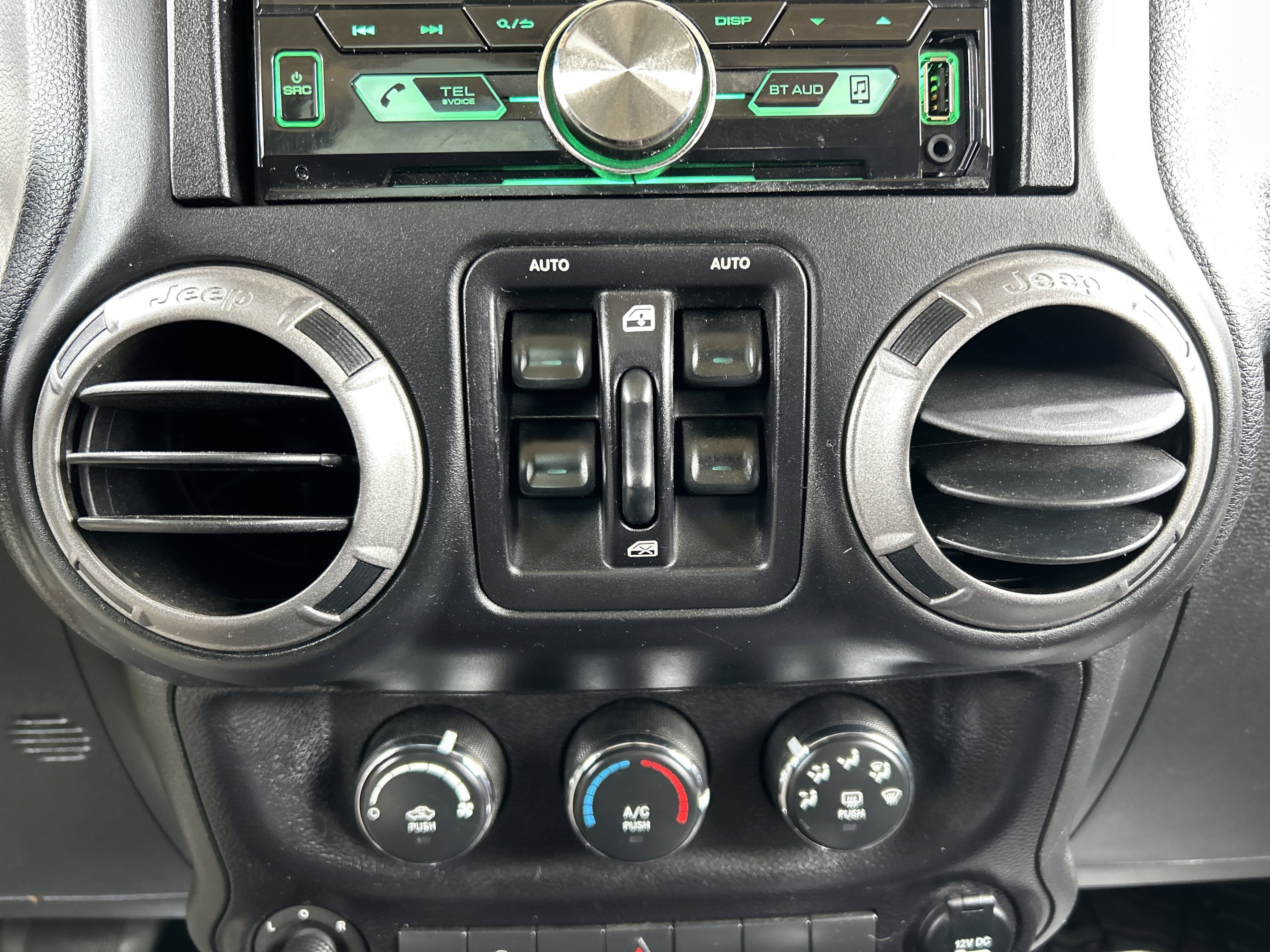 2015 Jeep WRANGLER UNL WILLY'S