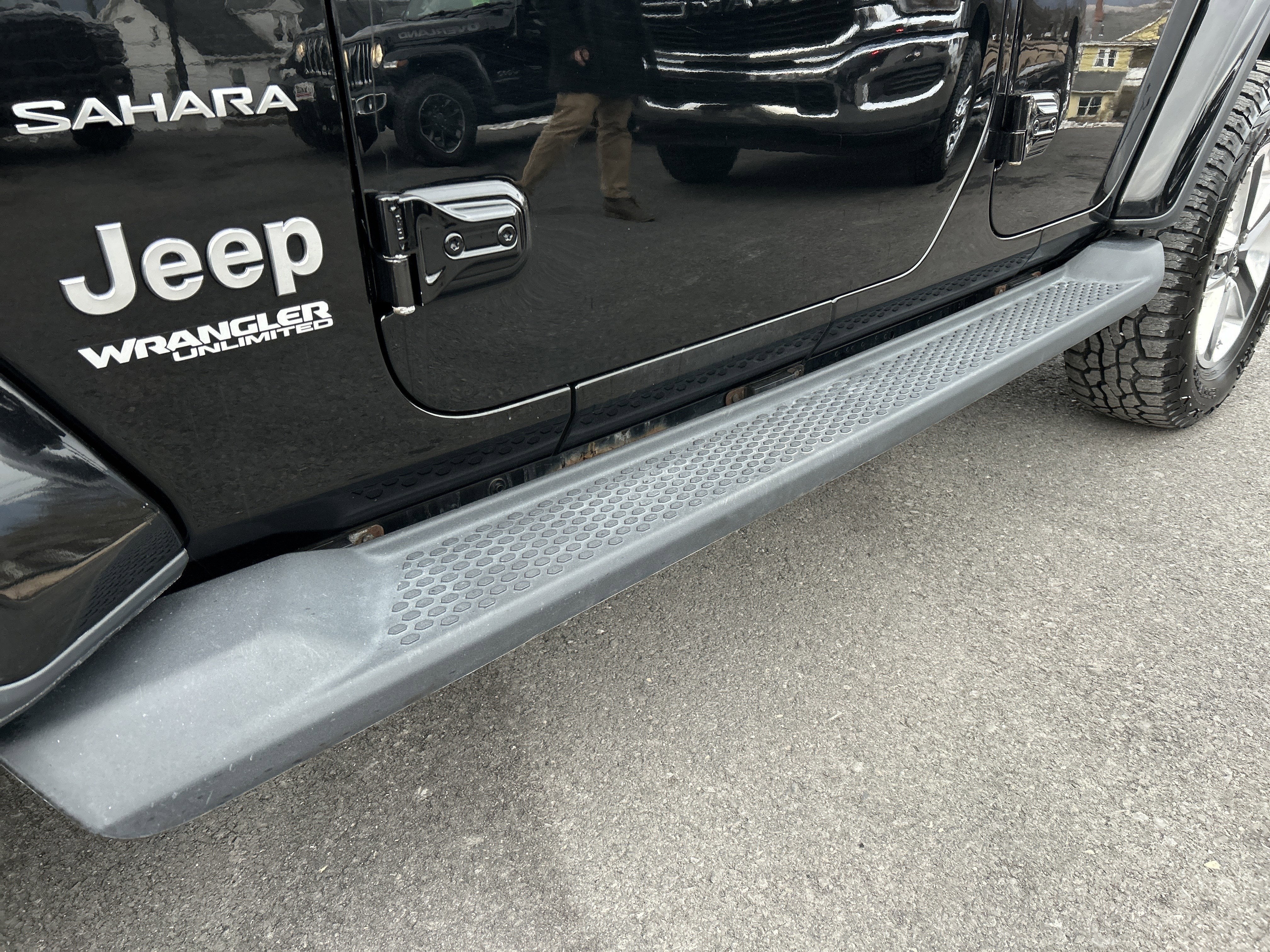 2018 Jeep WRANGLER UNL SAHARA