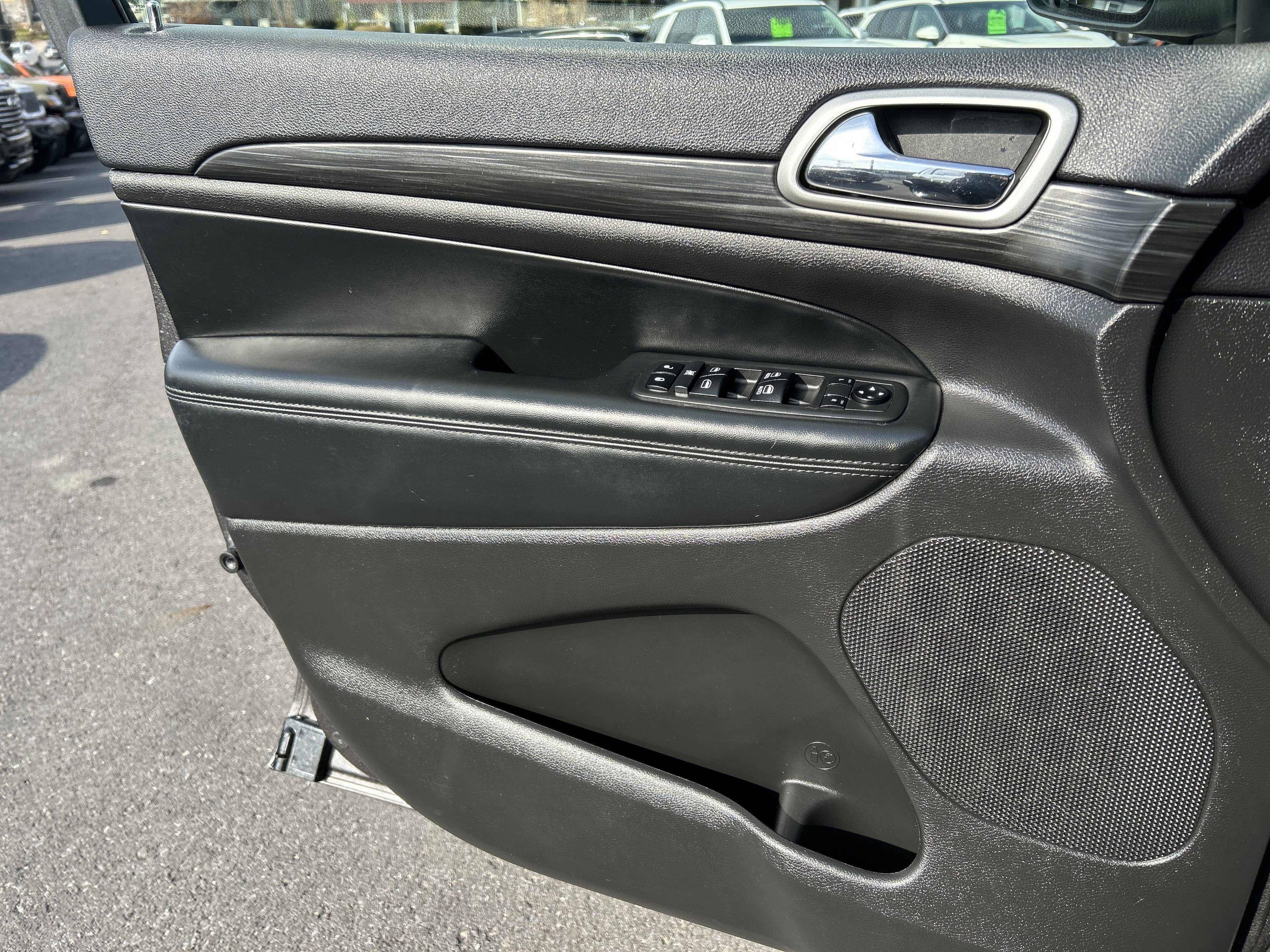 2019 Jeep GRAND CHEROKEE LAREDO E