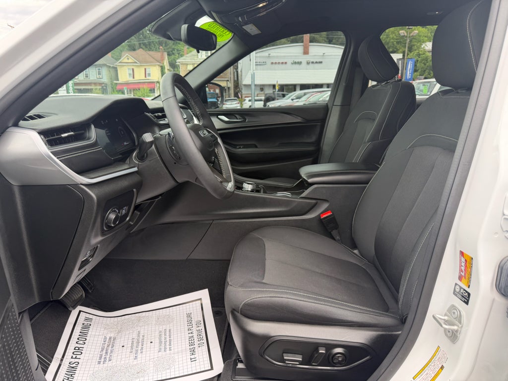 2024 Jeep Grand Cherokee Laredo X
