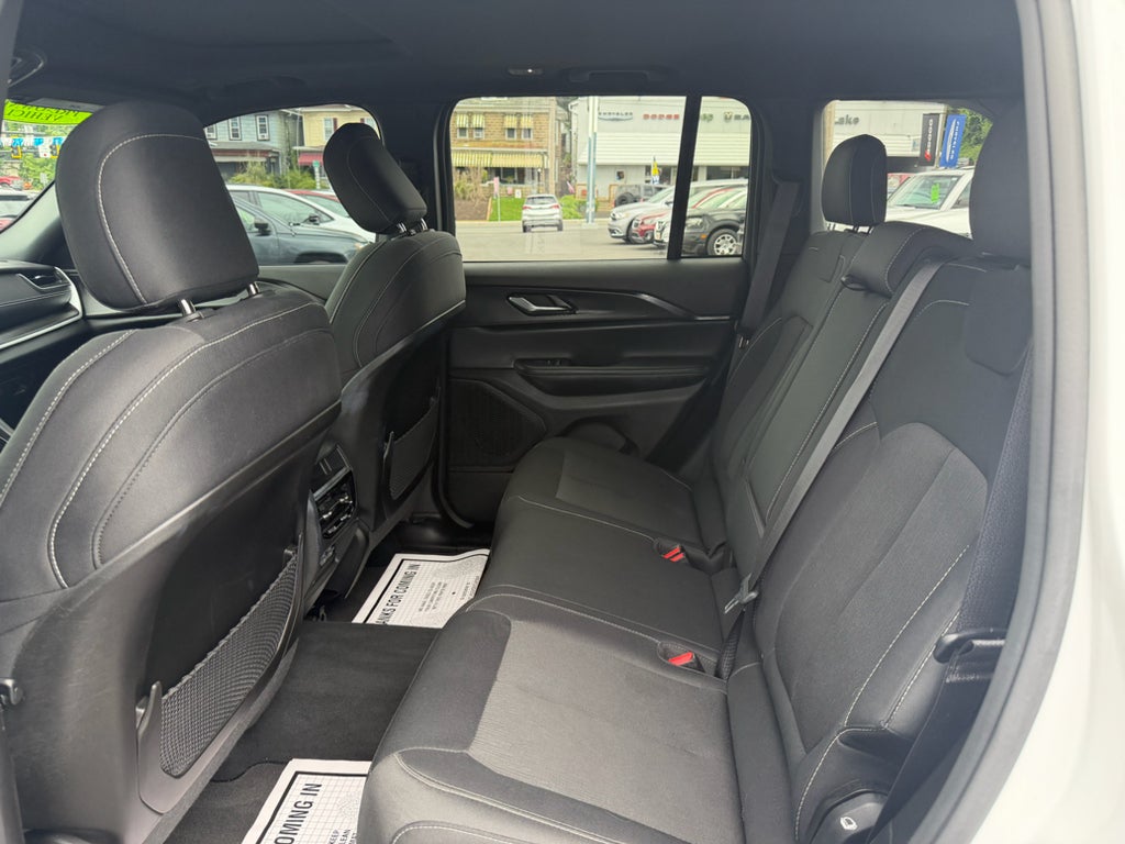 2024 Jeep Grand Cherokee Laredo X
