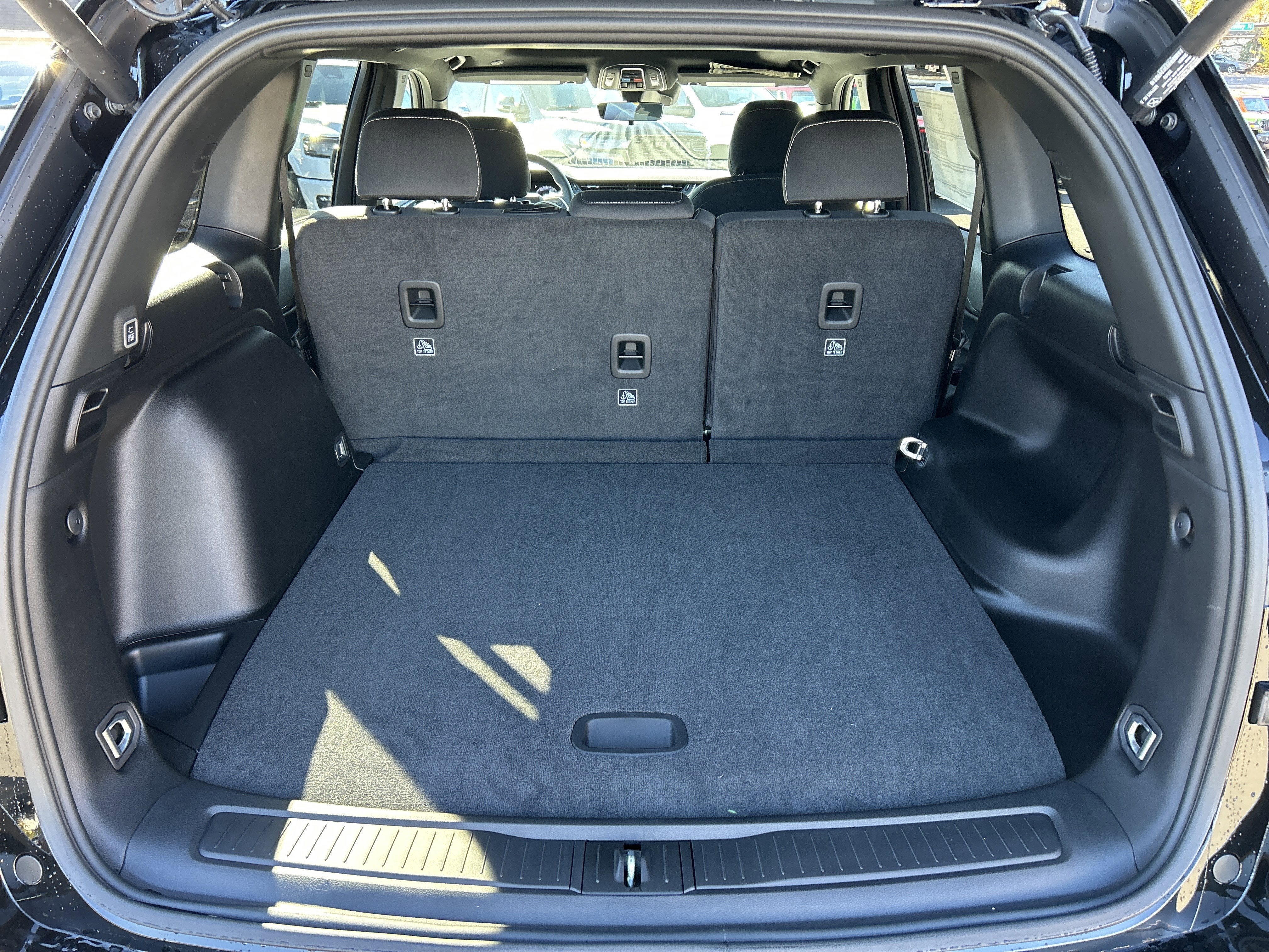 2025 Jeep Grand Cherokee Base