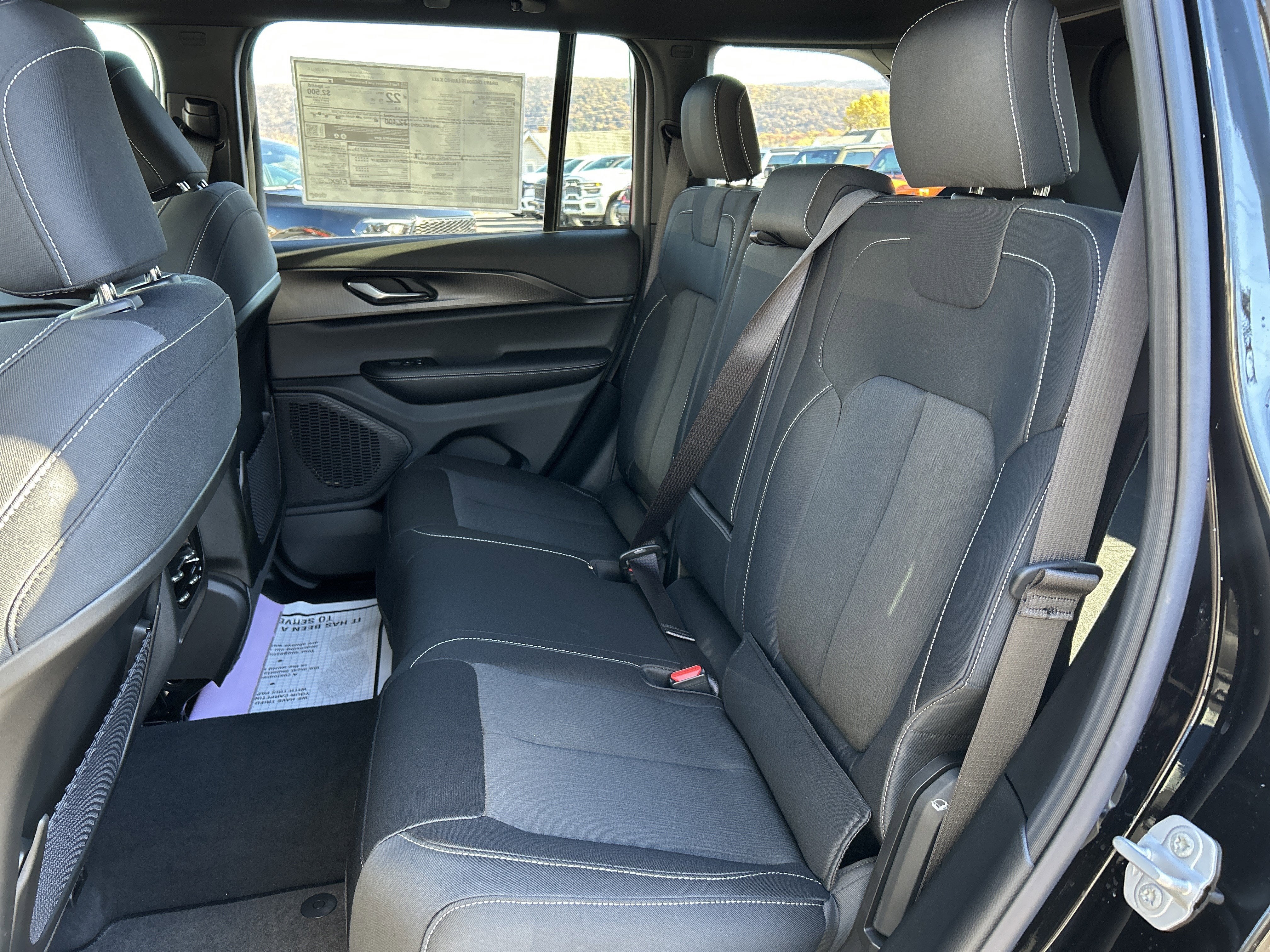 2025 Jeep Grand Cherokee Base