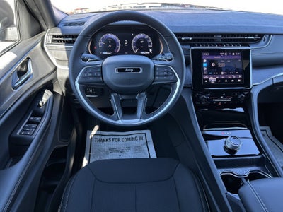 2025 Jeep Grand Cherokee Base