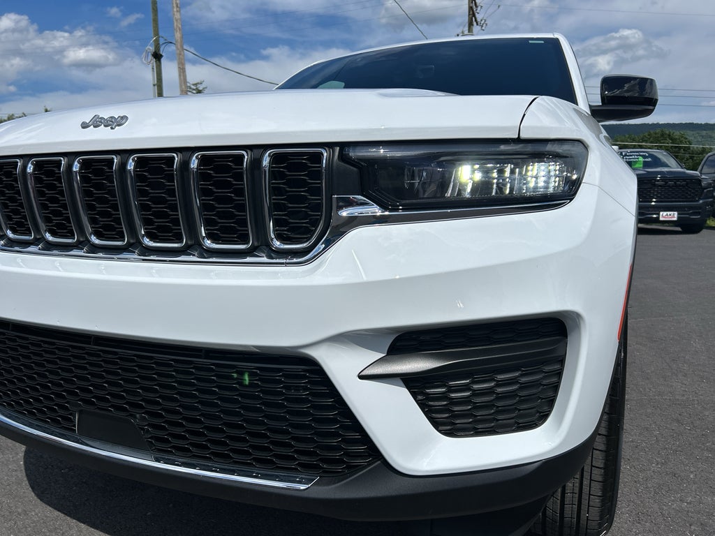 2026 Jeep Grand Cherokee Laredo