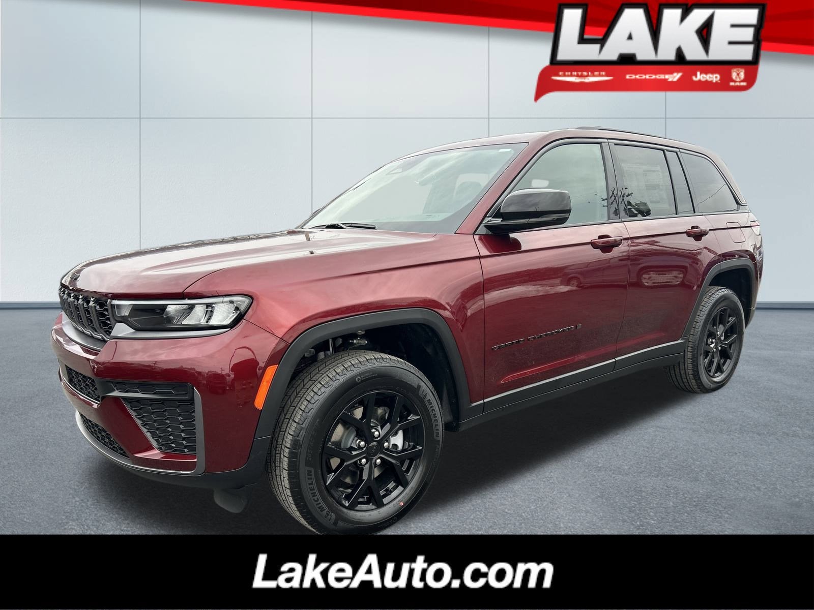 2026 Jeep Grand Cherokee Laredo Altitude