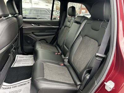 2026 Jeep Grand Cherokee Laredo Altitude