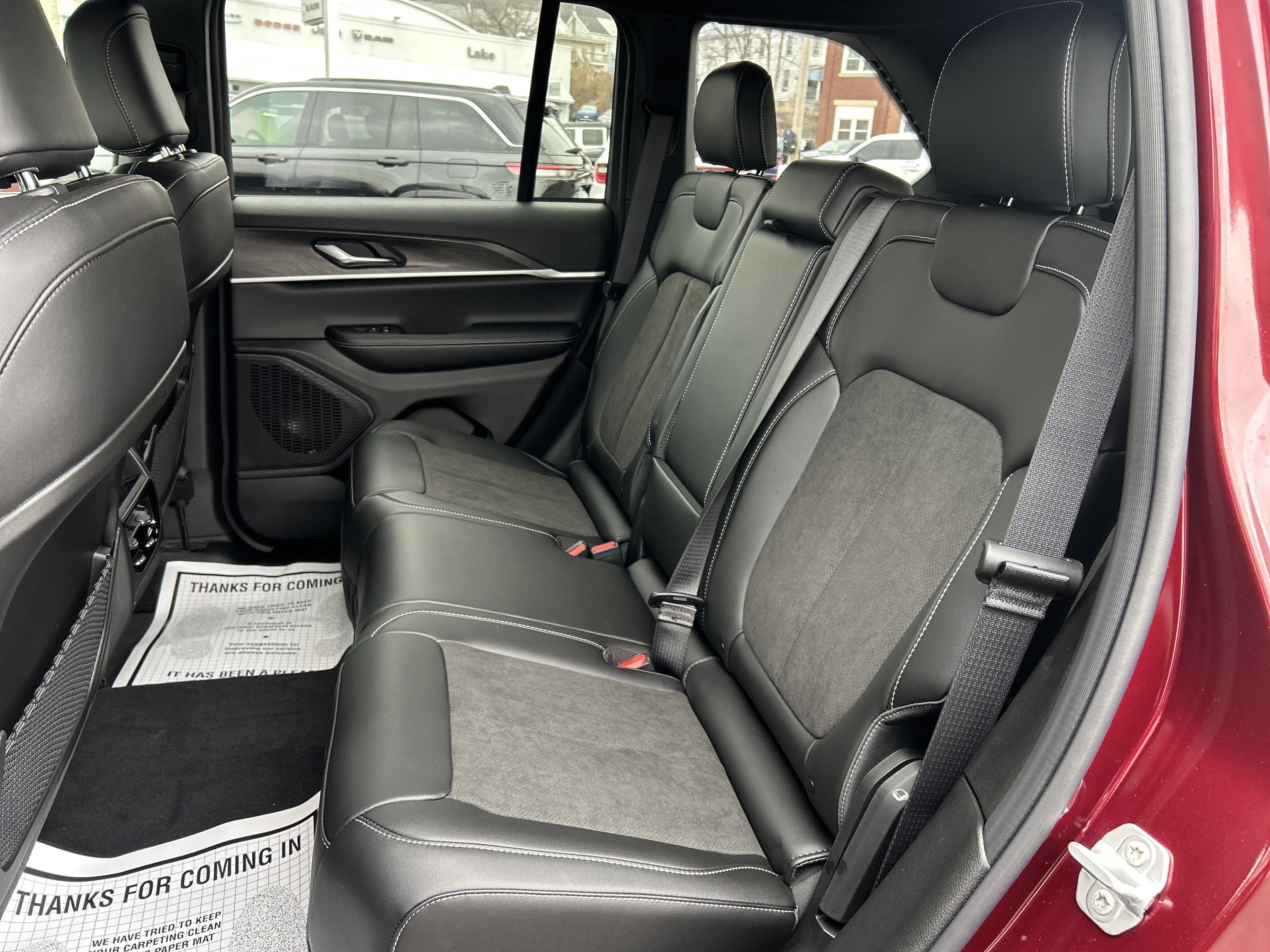 2026 Jeep Grand Cherokee Laredo Altitude