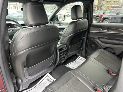 2026 Jeep Grand Cherokee Laredo Altitude