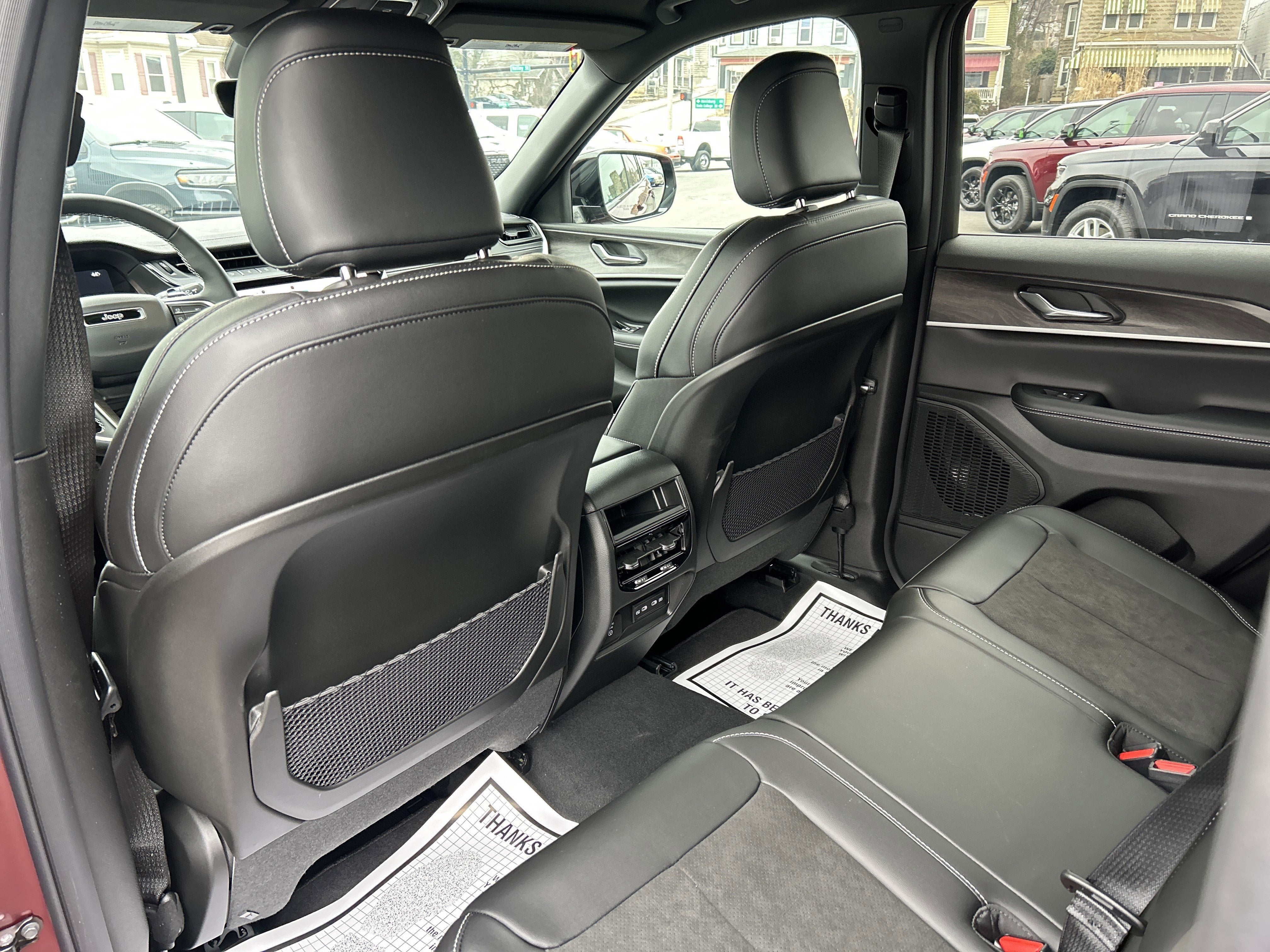 2026 Jeep Grand Cherokee Laredo Altitude