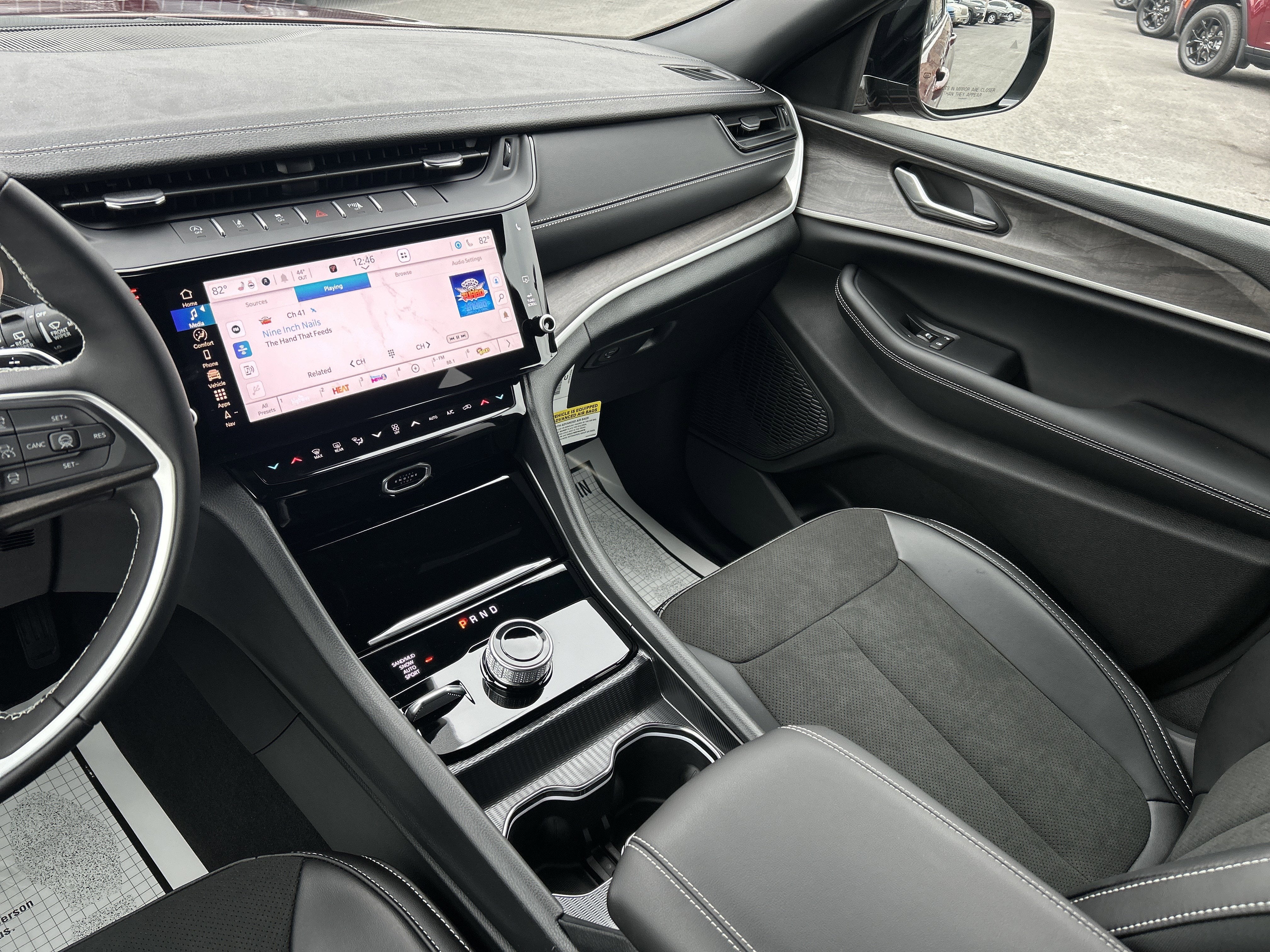 2026 Jeep Grand Cherokee Laredo Altitude