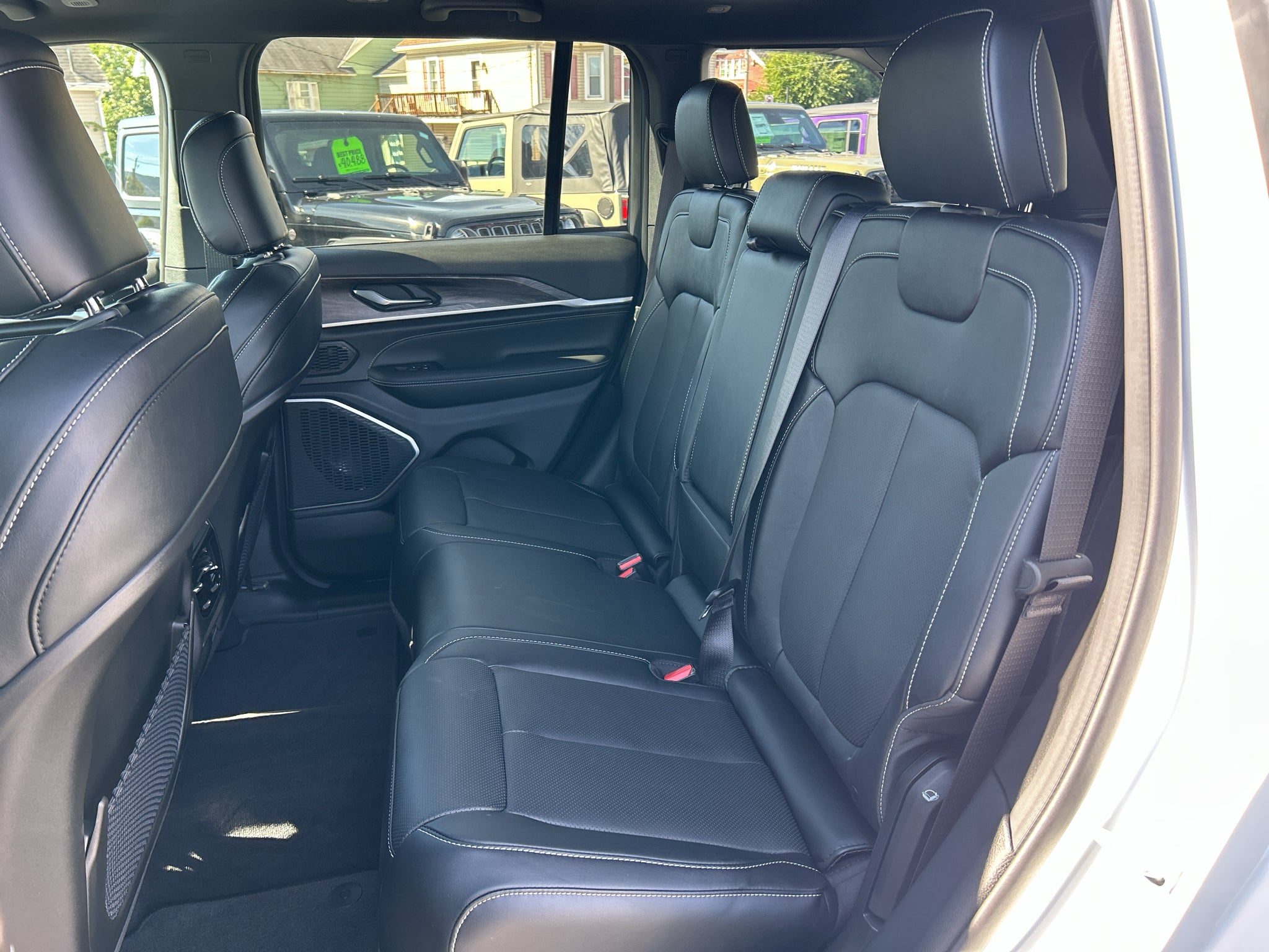 2027 Jeep Grand Cherokee Limited Reserve