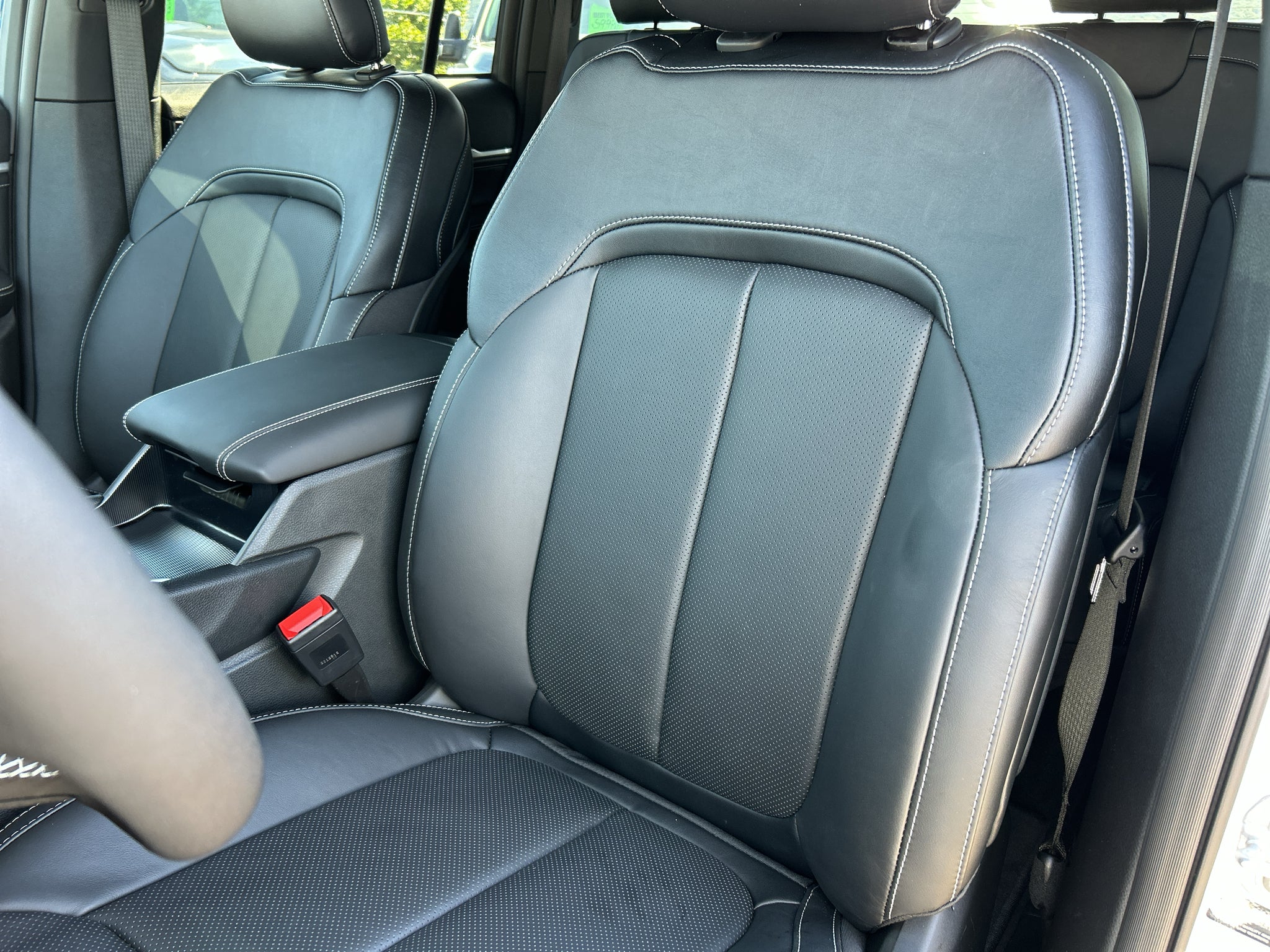 2027 Jeep Grand Cherokee Limited Reserve