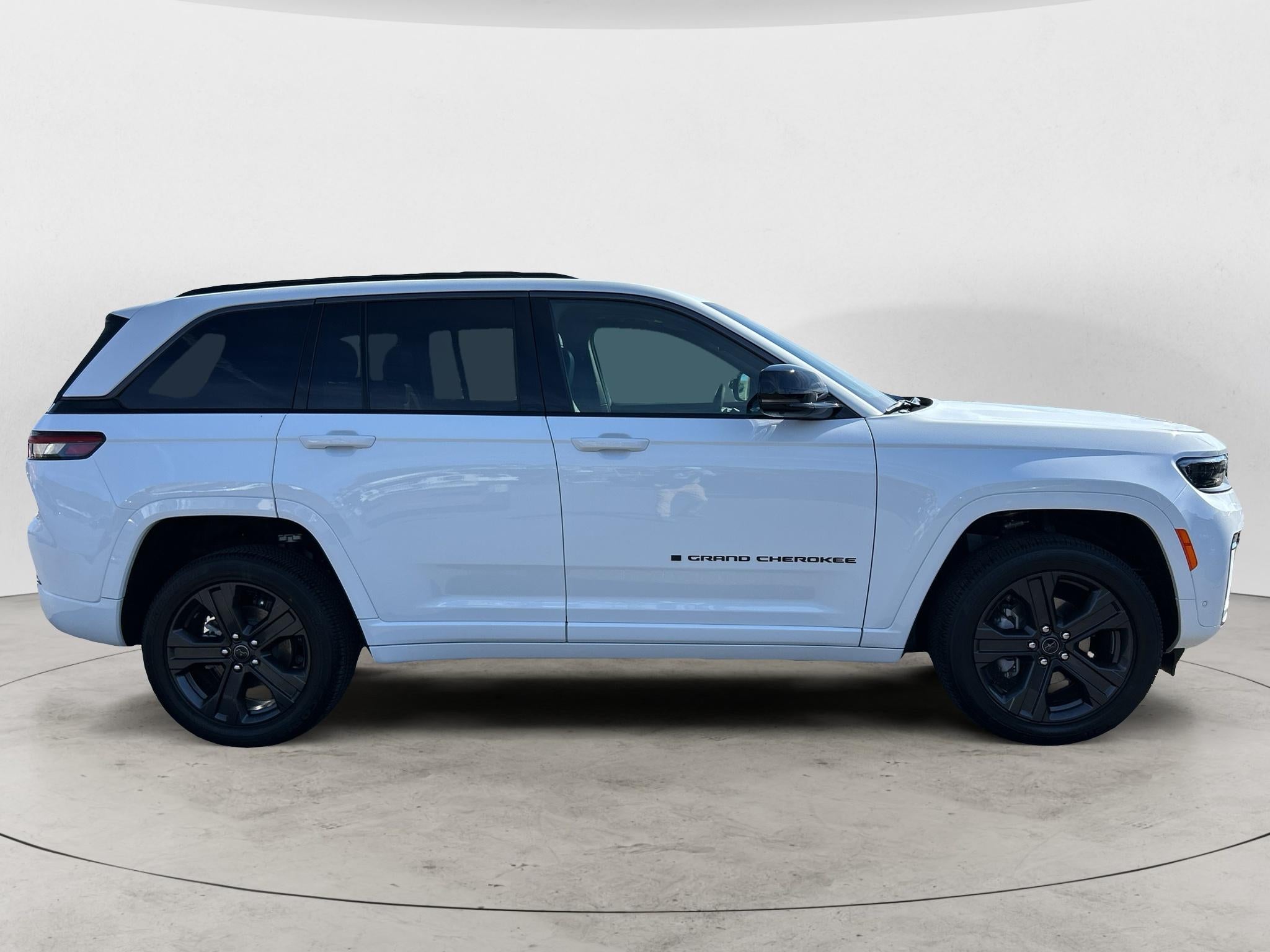 2027 Jeep Grand Cherokee Limited Reserve