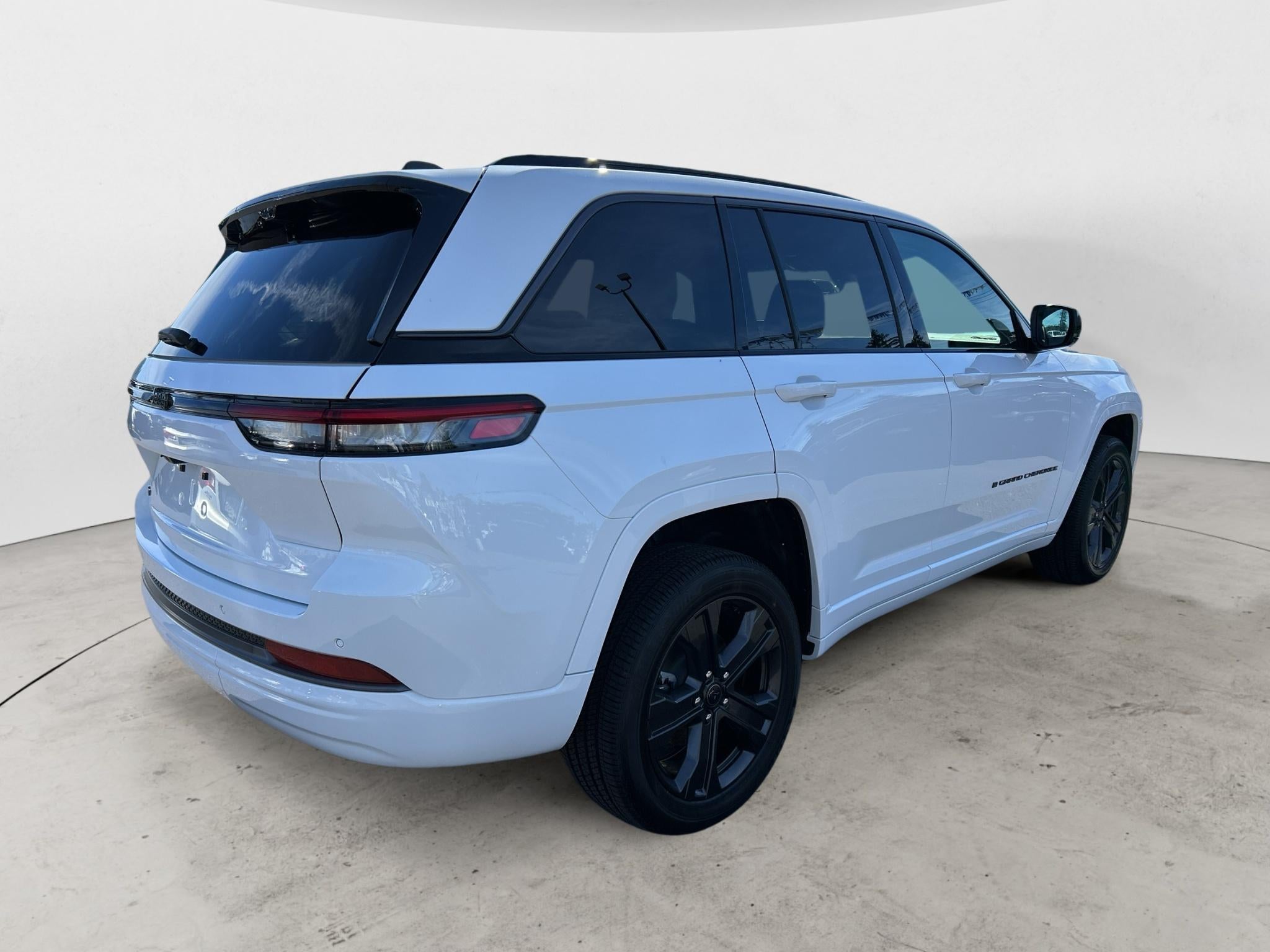 2027 Jeep Grand Cherokee Limited Reserve