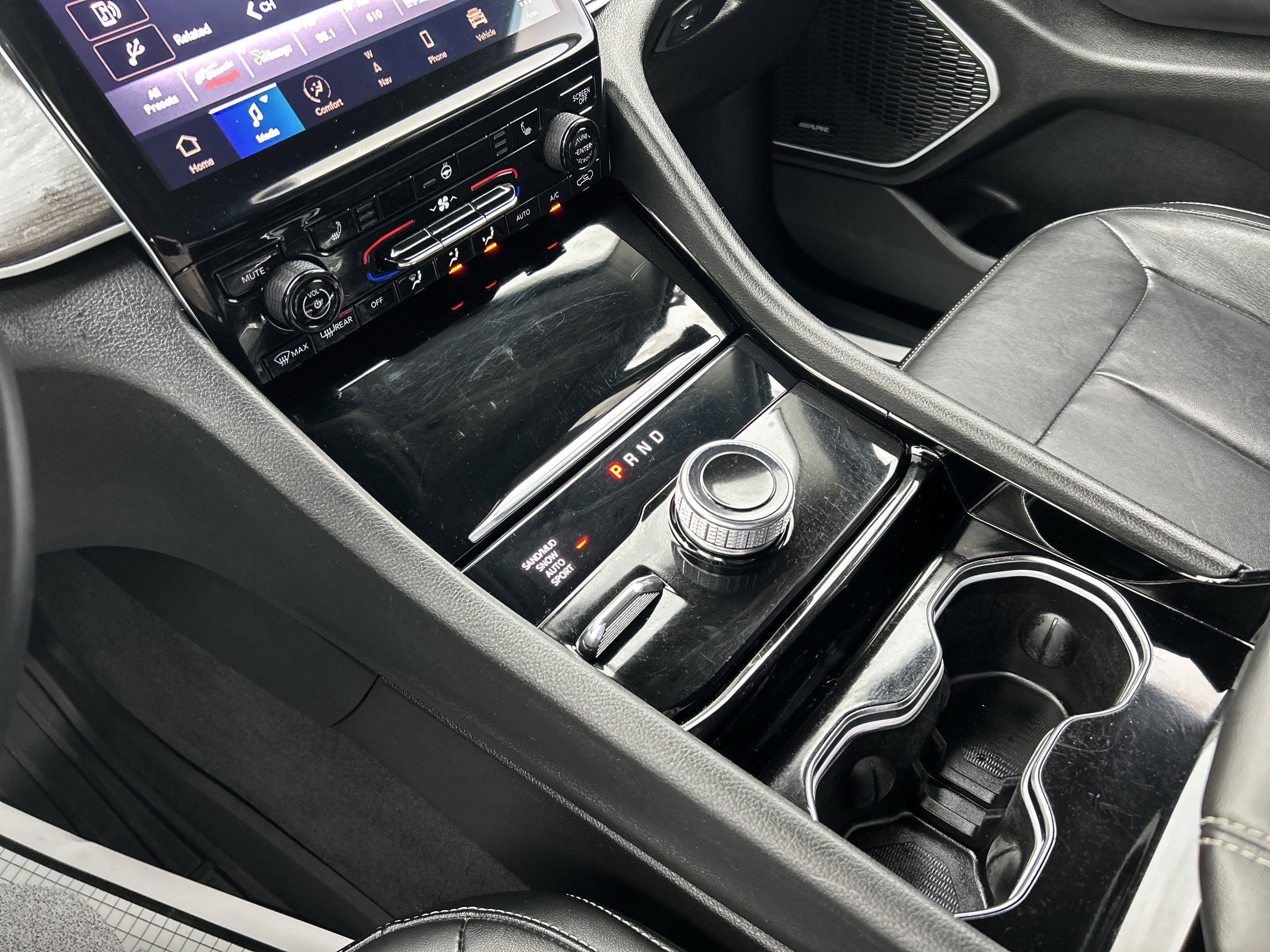 2021 Jeep GRAND CHEROKEE L LIMITED