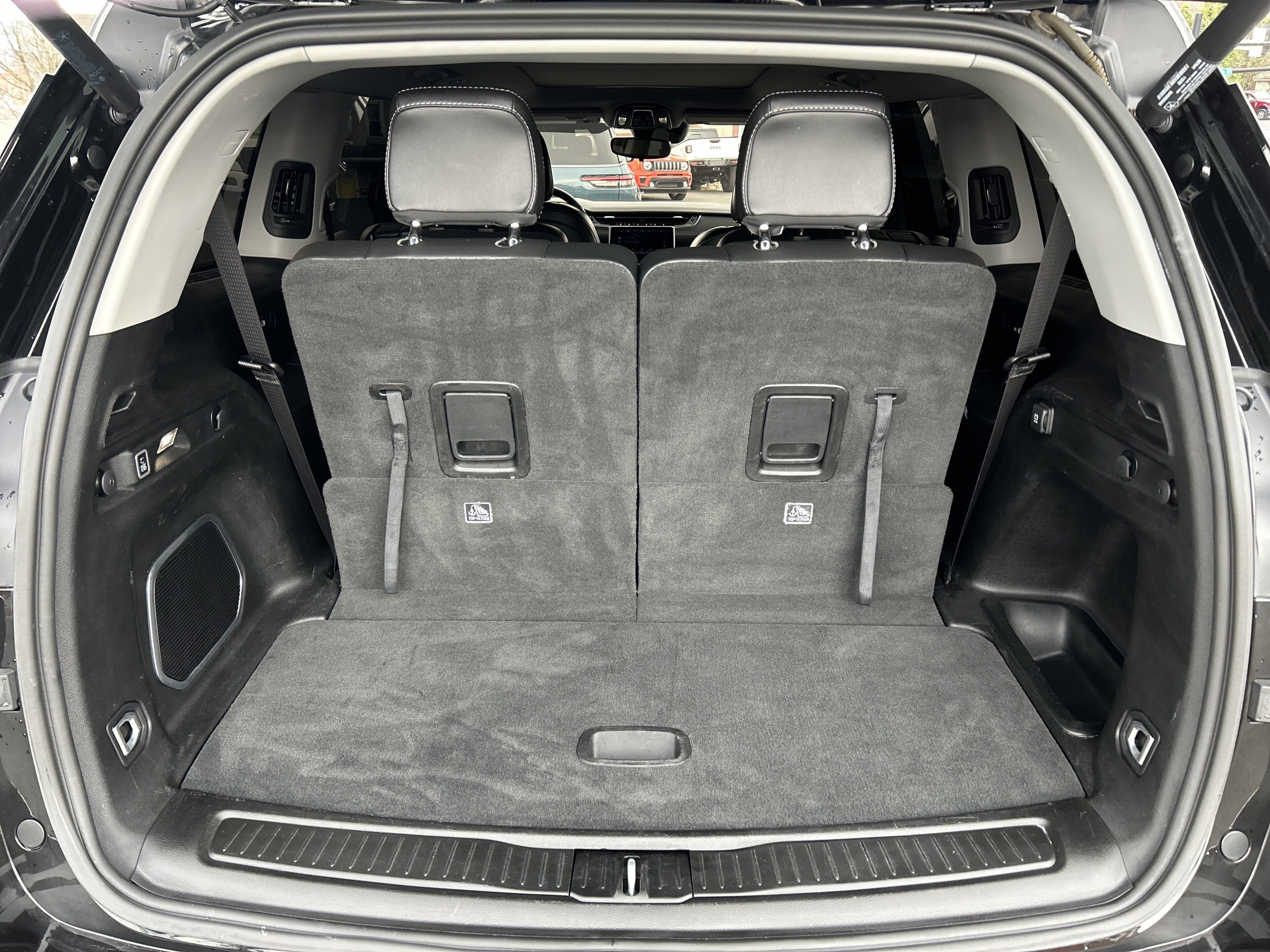 2022 Jeep GRAND CHEROKEE LIMITED