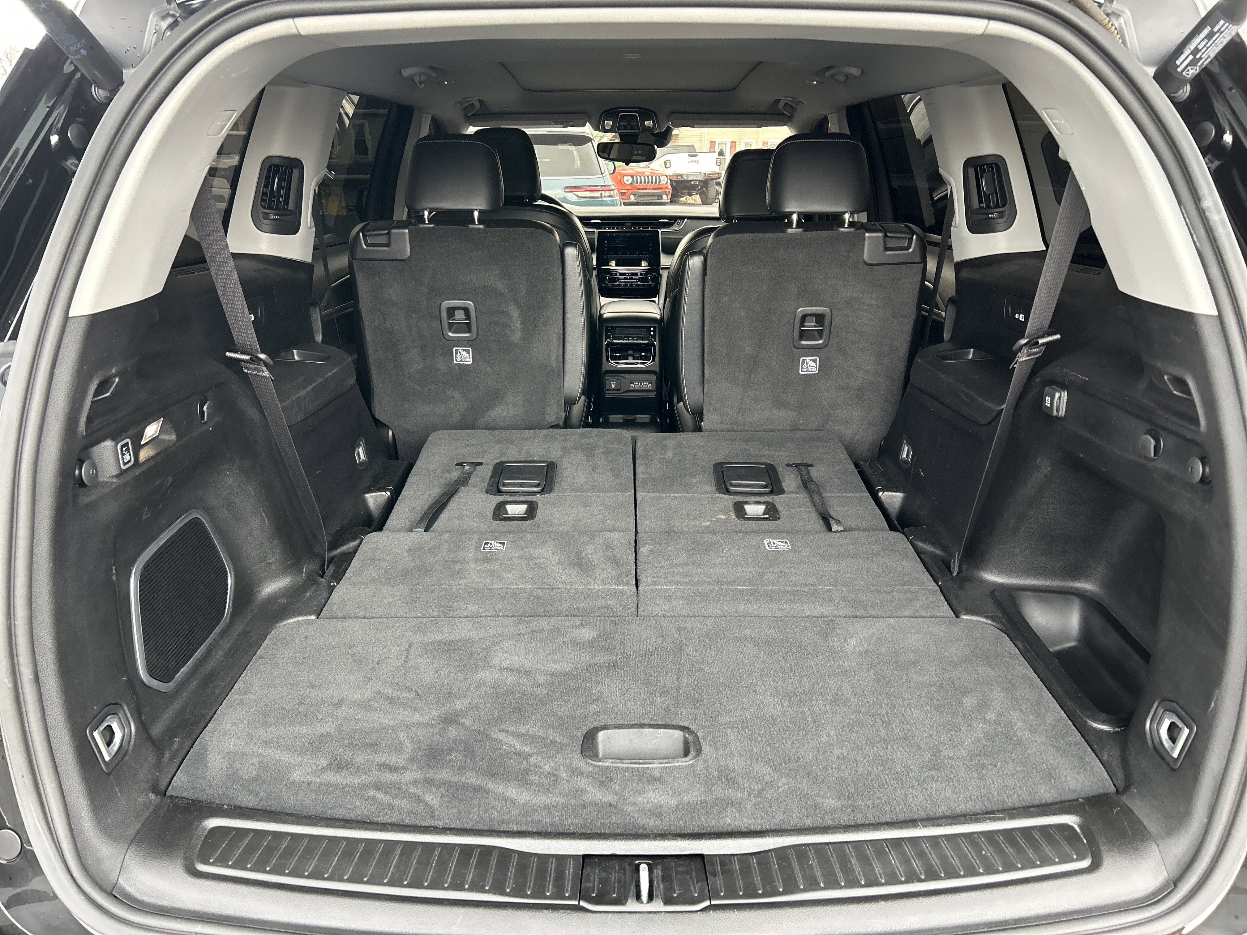 2022 Jeep GRAND CHEROKEE LIMITED