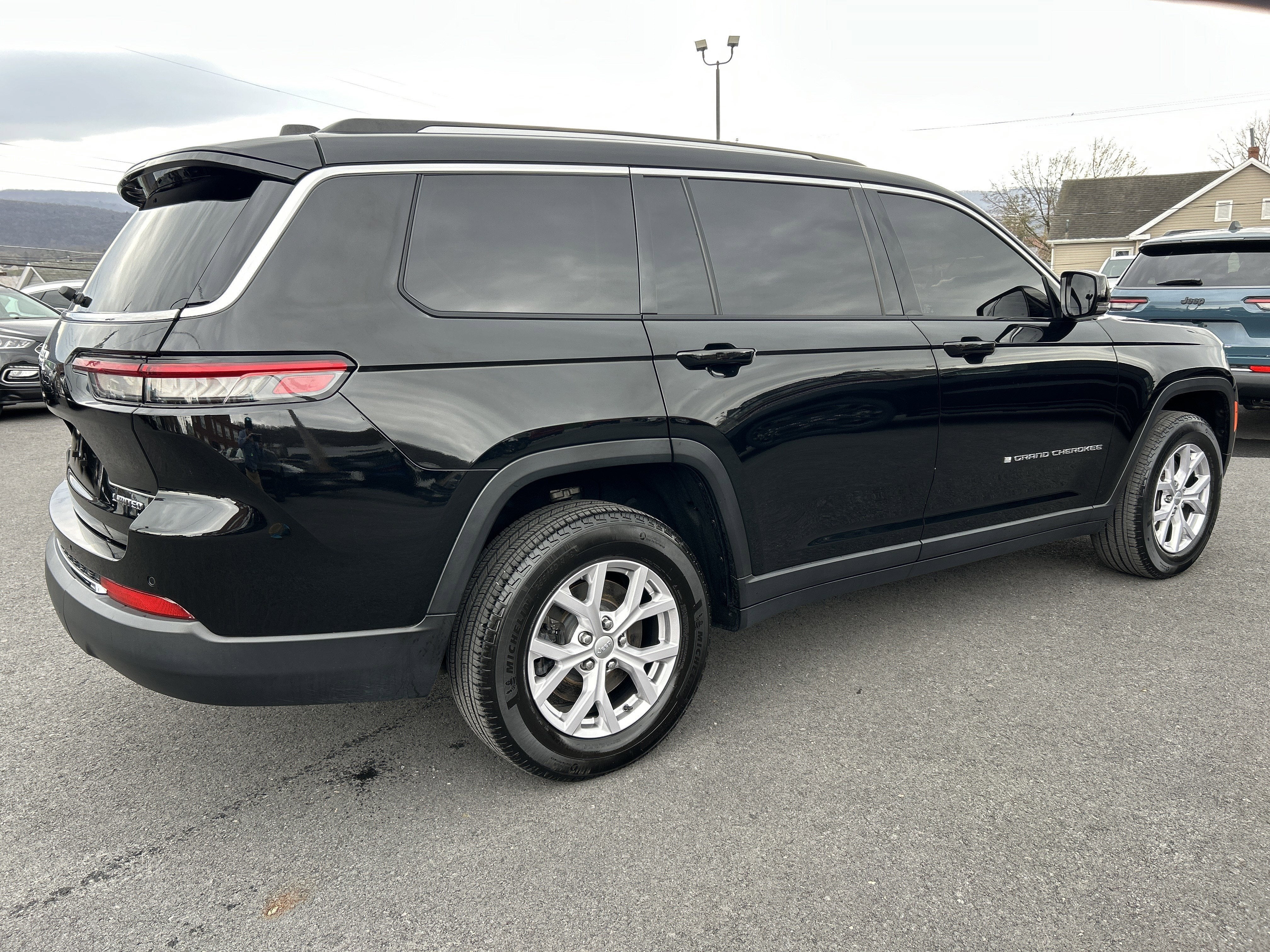 2022 Jeep GRAND CHEROKEE LIMITED