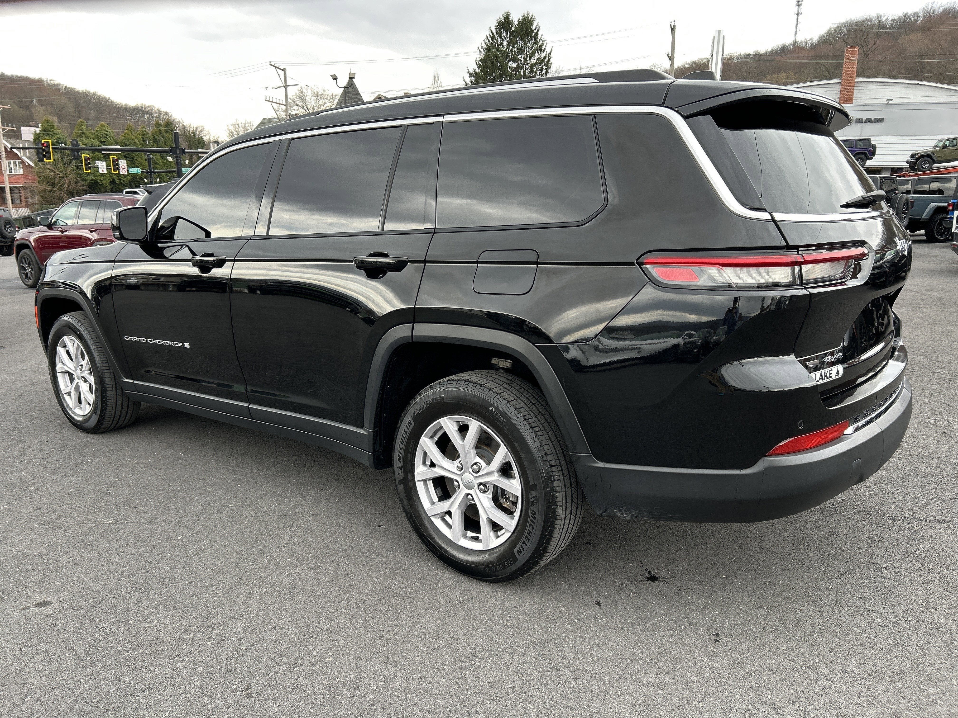 2022 Jeep GRAND CHEROKEE LIMITED