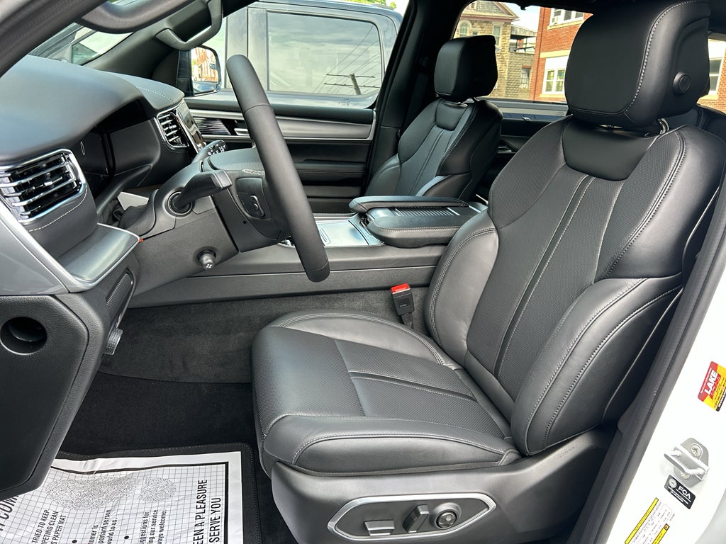 2026 Jeep Grand Wagoneer Limited Reserve