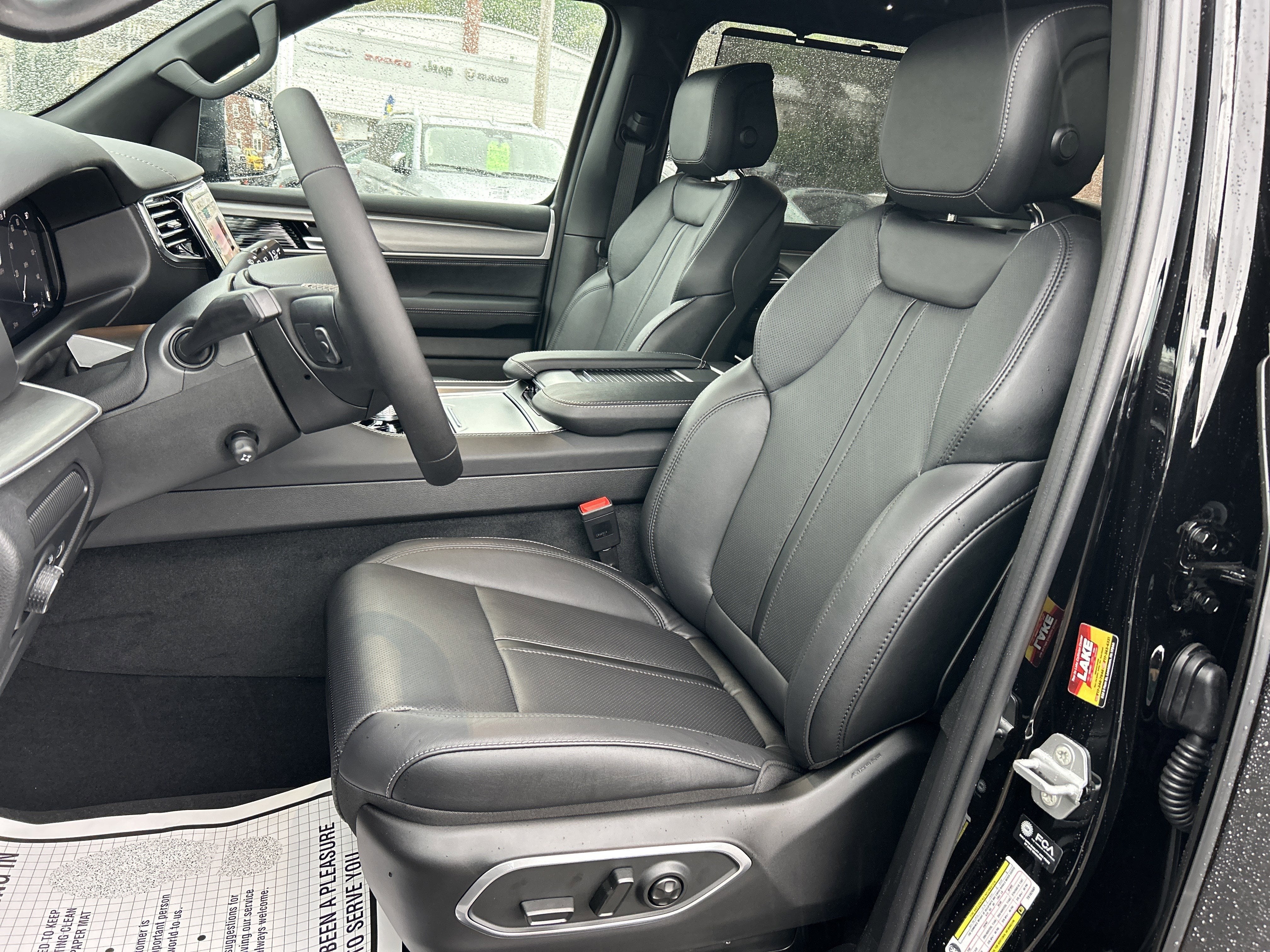 2026 Jeep Grand Wagoneer Limited Reserve