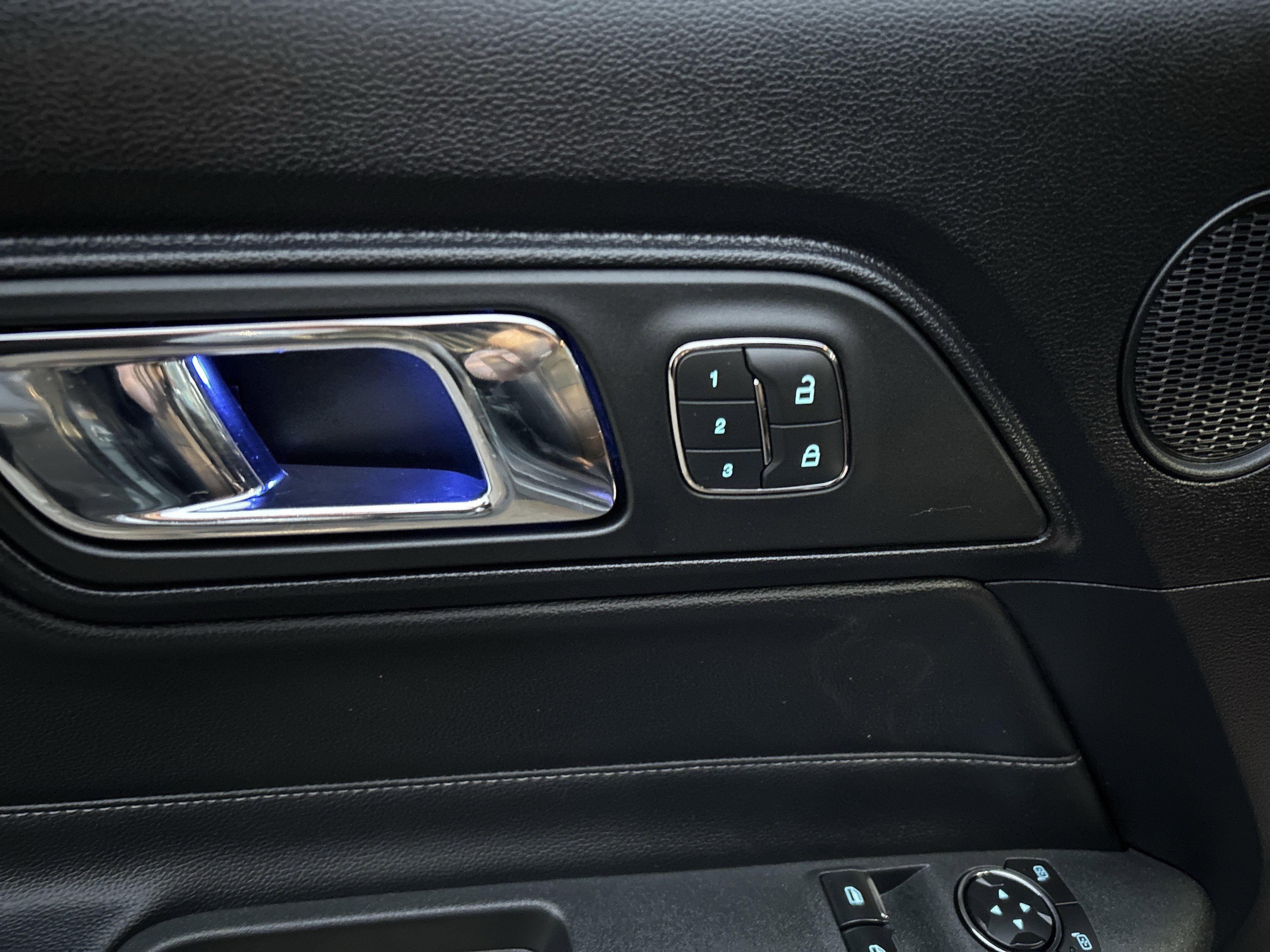 2016 Ford MUSTANG ECO PREMIUM