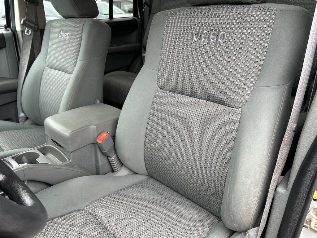 2007 Jeep Commander Sport