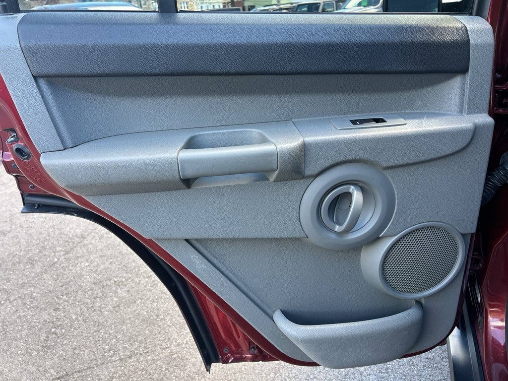 2007 Jeep Commander Sport