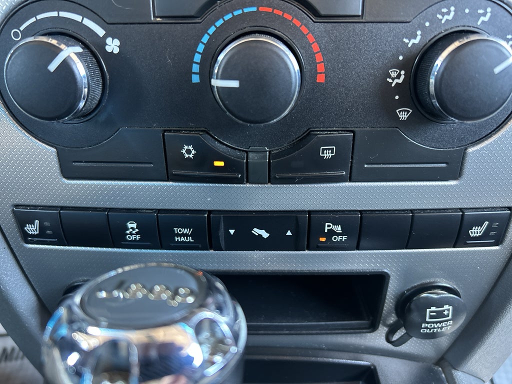 2007 Jeep Commander Sport