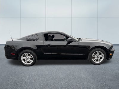 2014 Ford MUSTANG V6