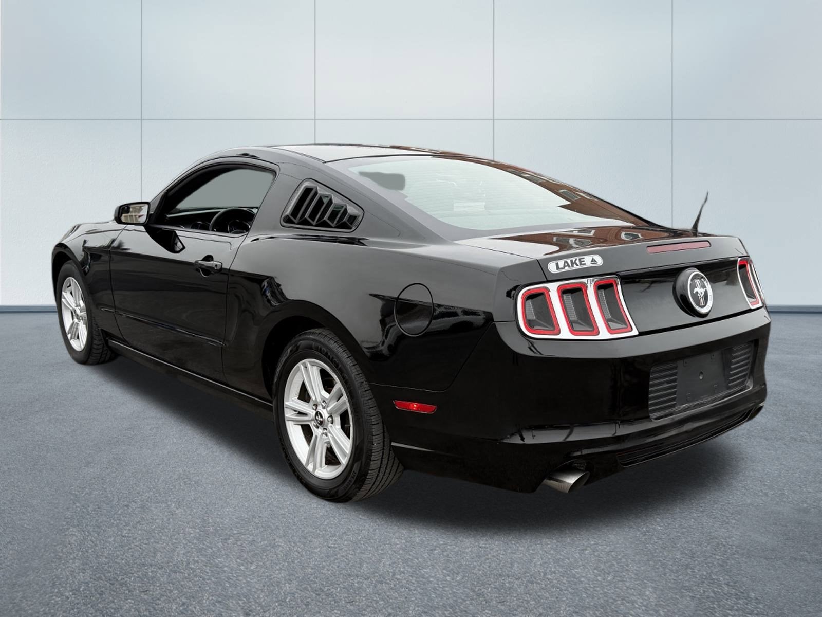 2014 Ford MUSTANG V6