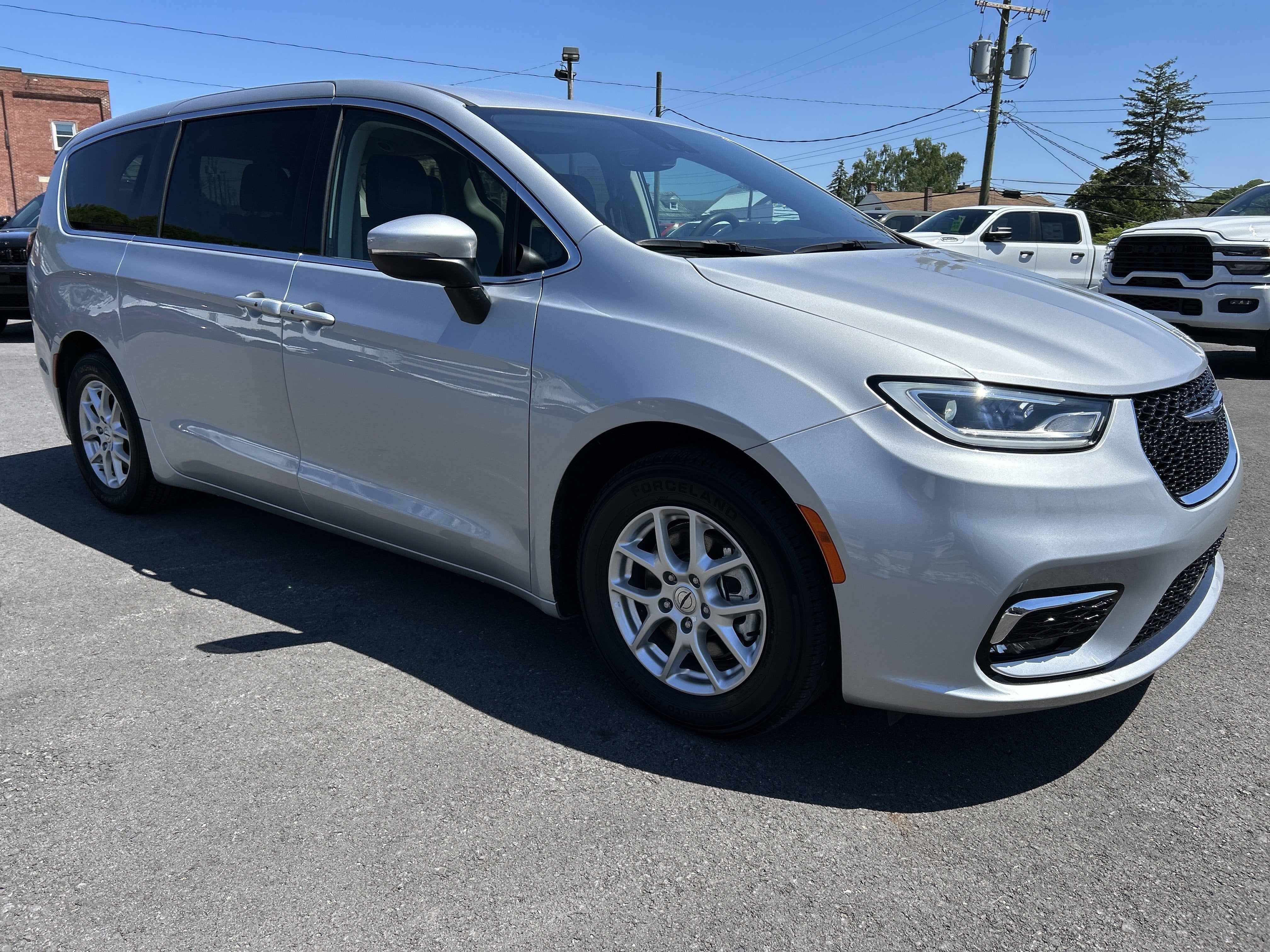 2023 Chrysler PACIFICA TOURING L