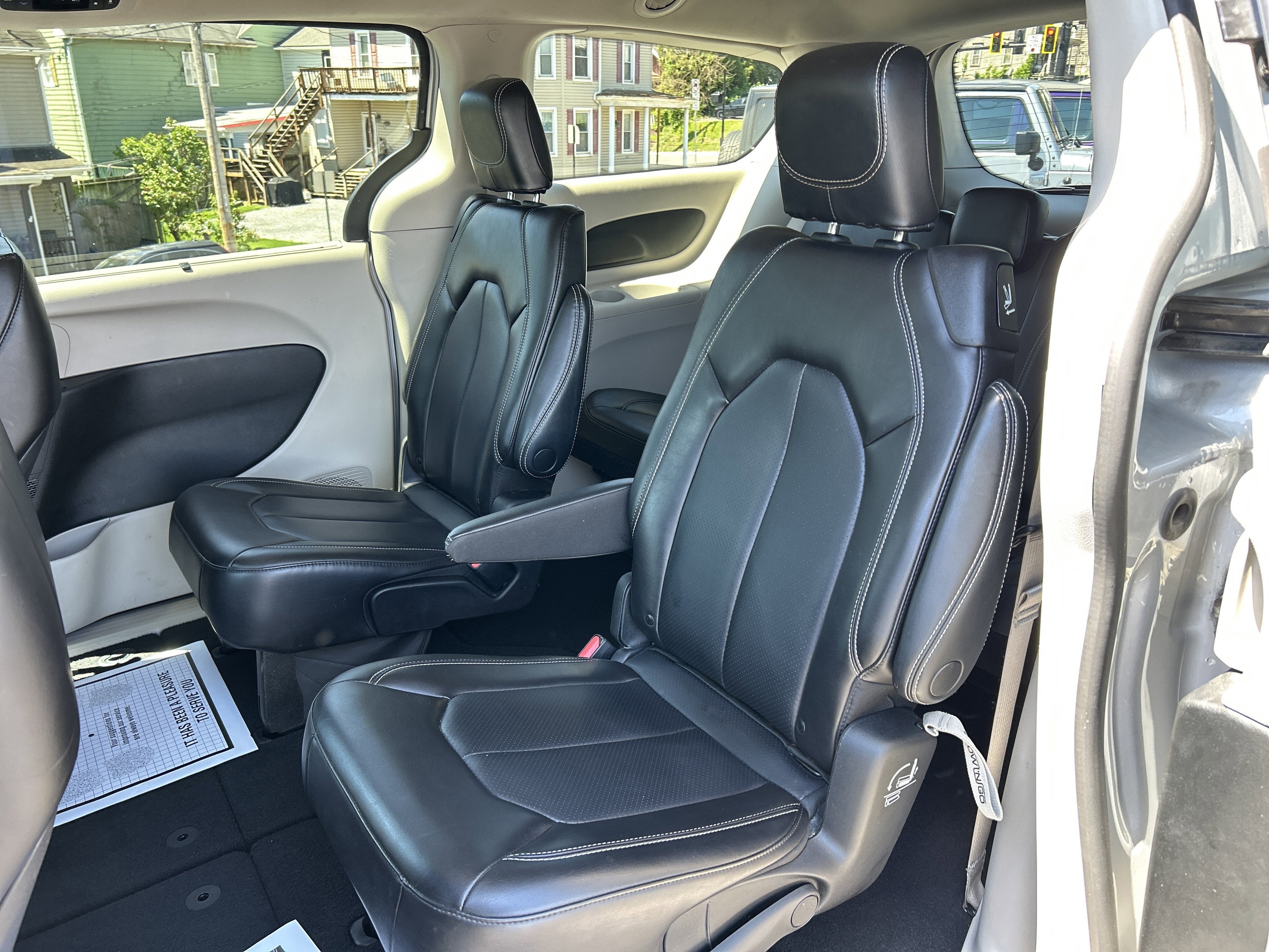 2023 Chrysler PACIFICA TOURING L
