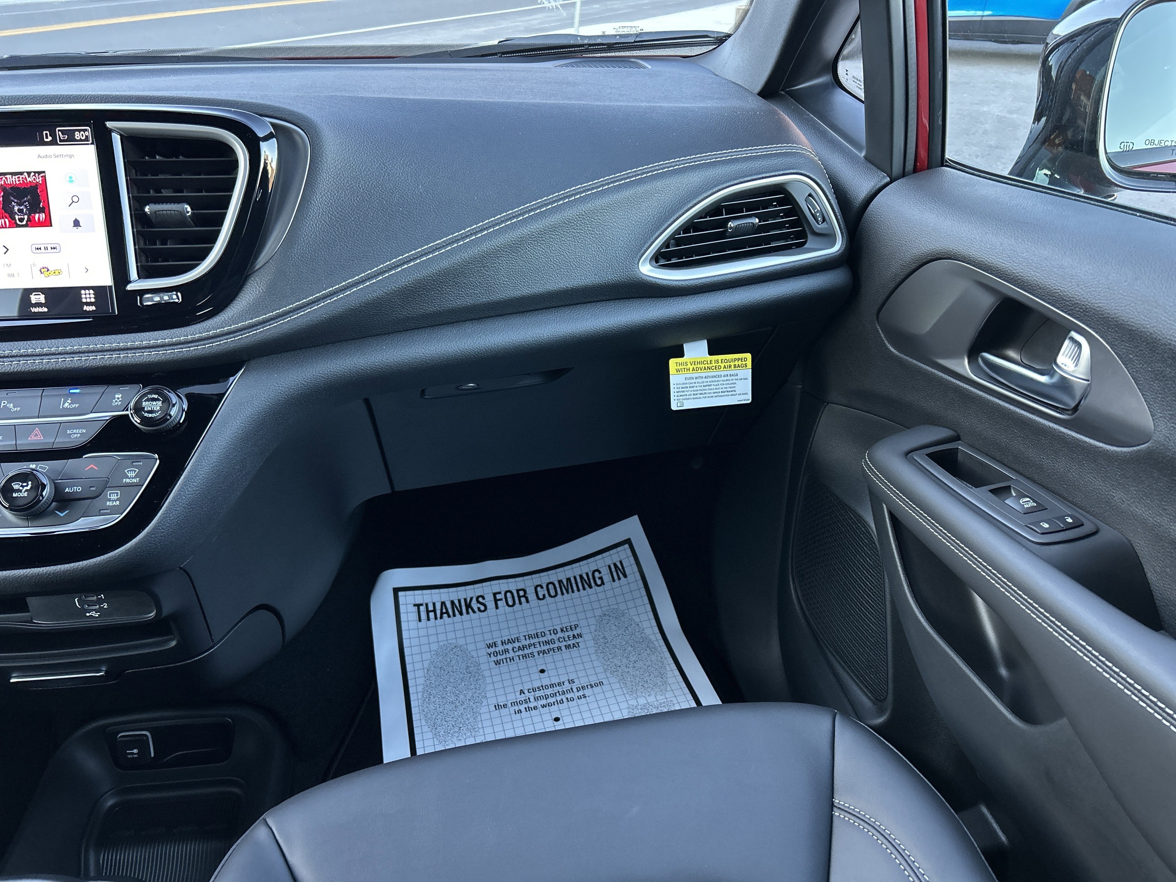 2026 Chrysler Pacifica Select