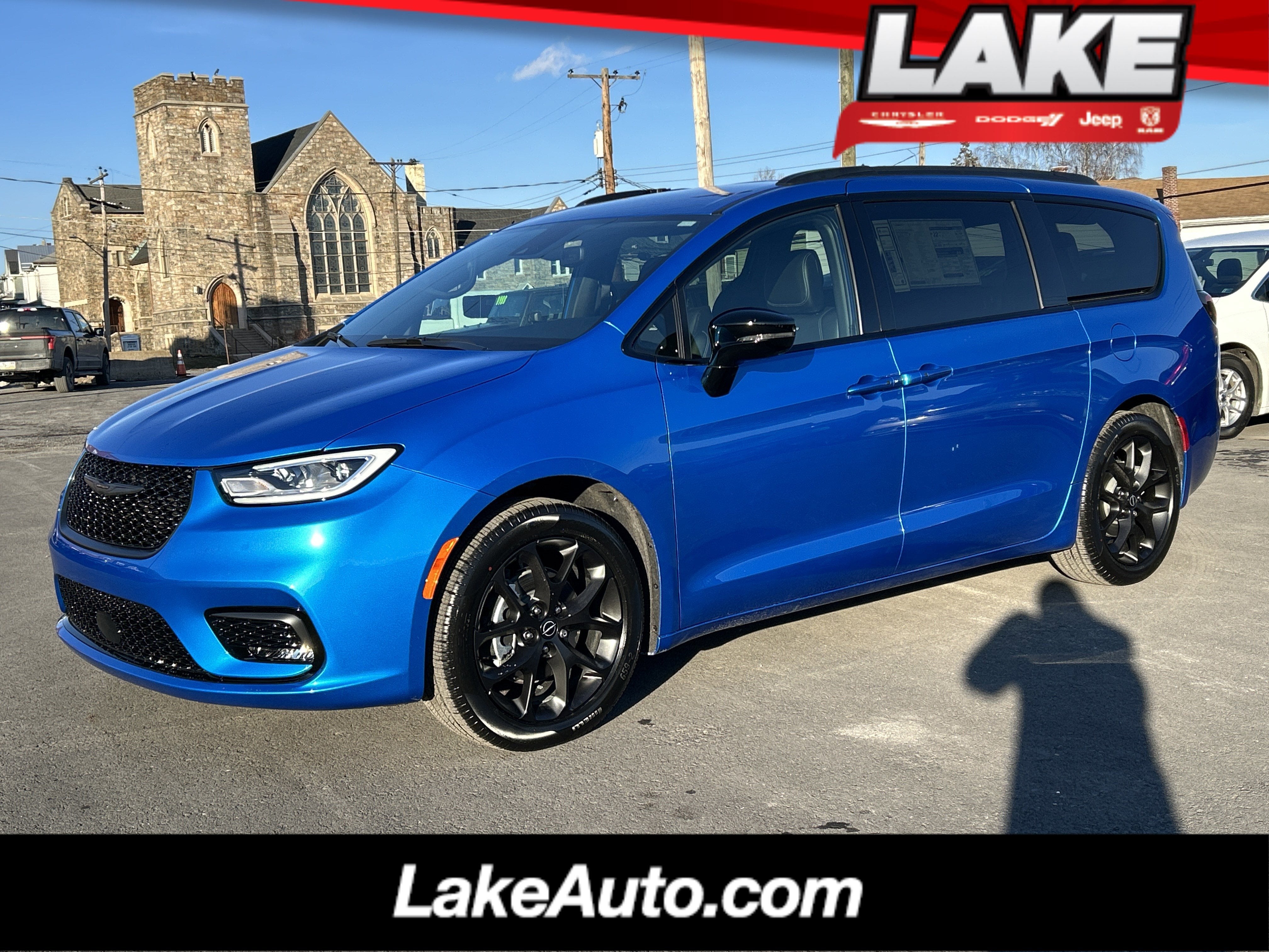 2026 Chrysler Pacifica Select