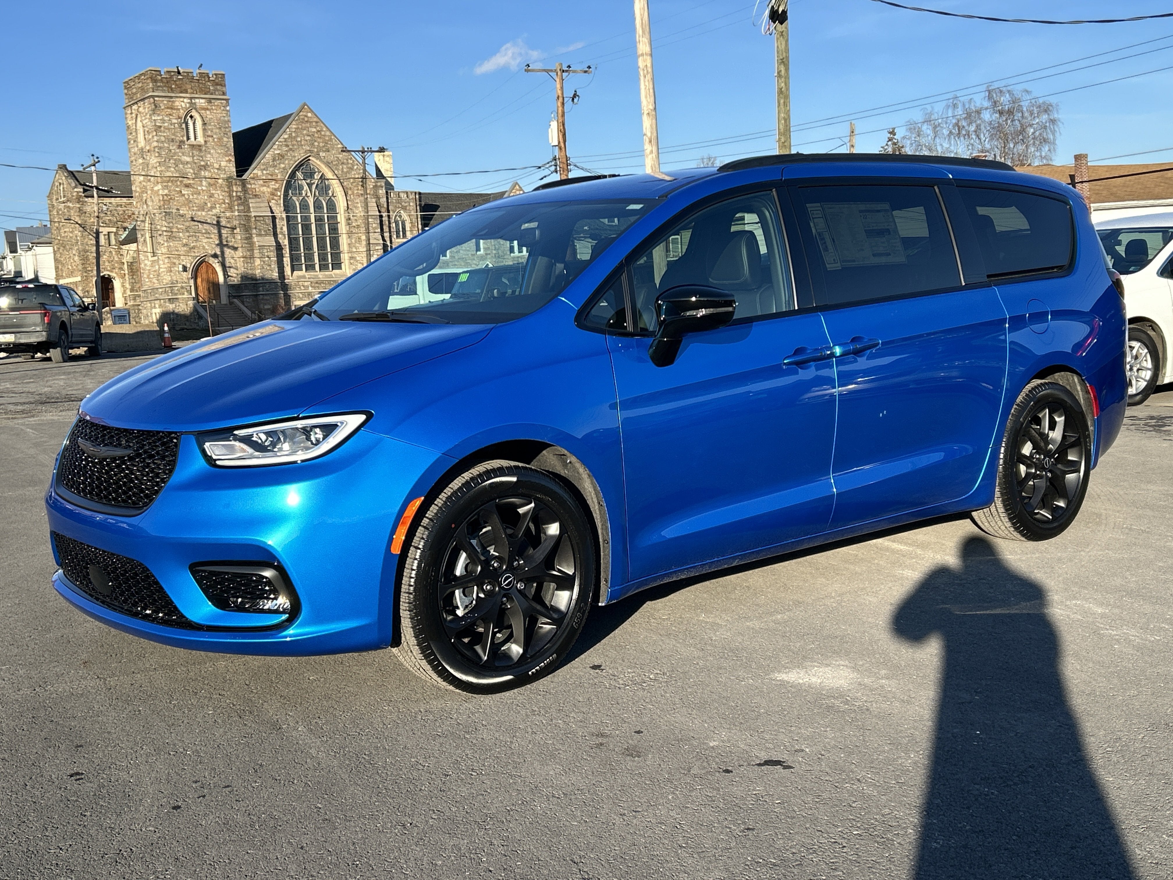 2026 Chrysler Pacifica Select