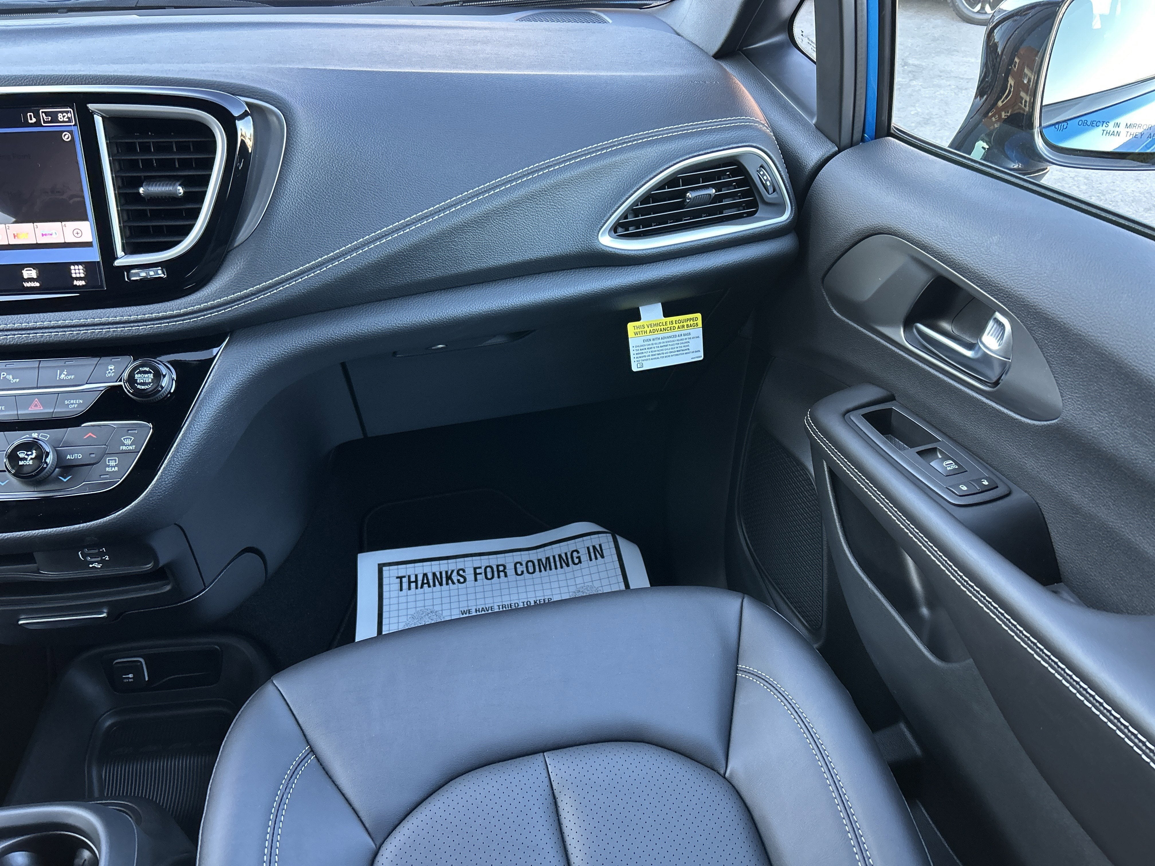 2026 Chrysler Pacifica Select