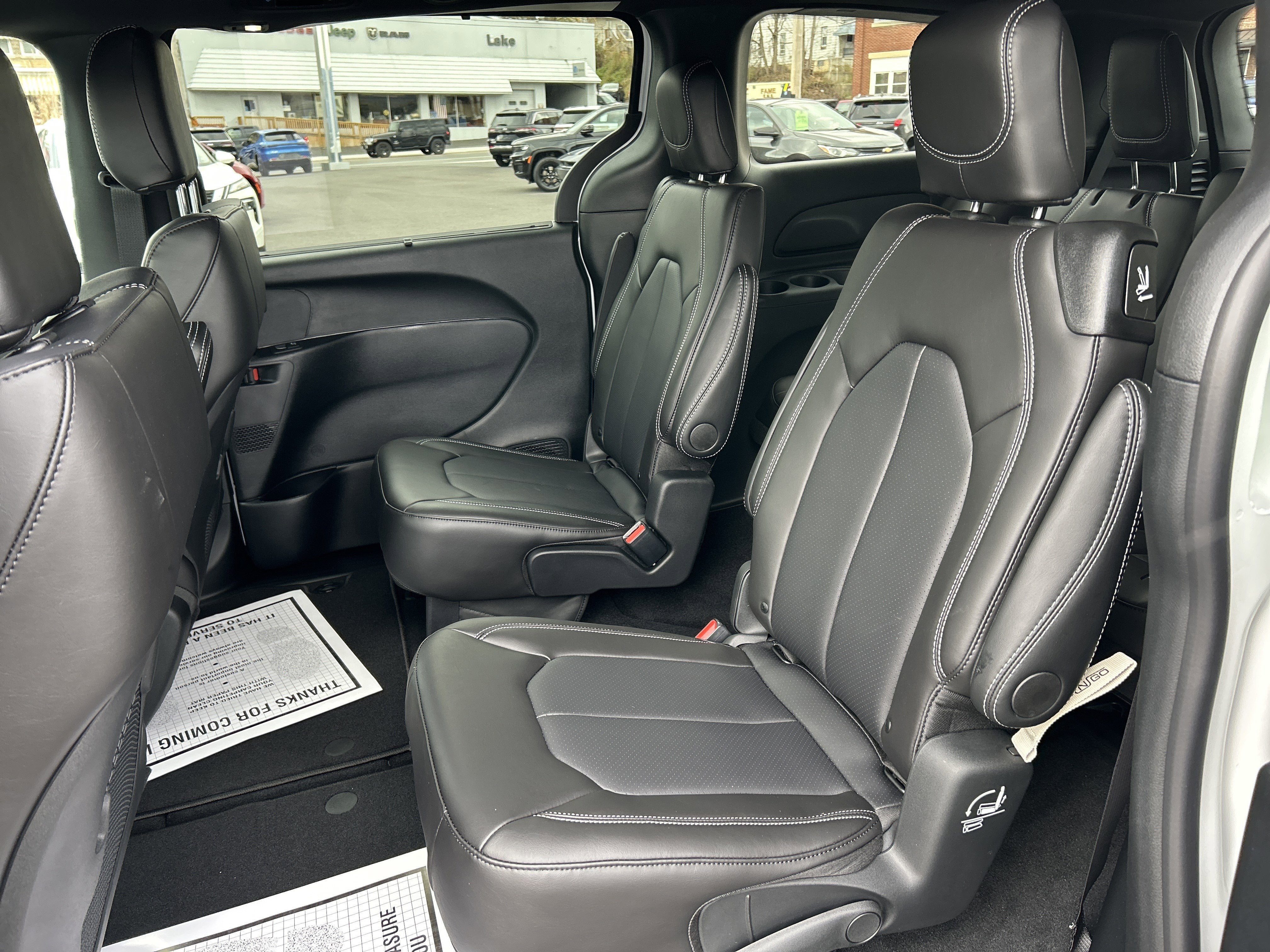 2026 Chrysler Pacifica Select