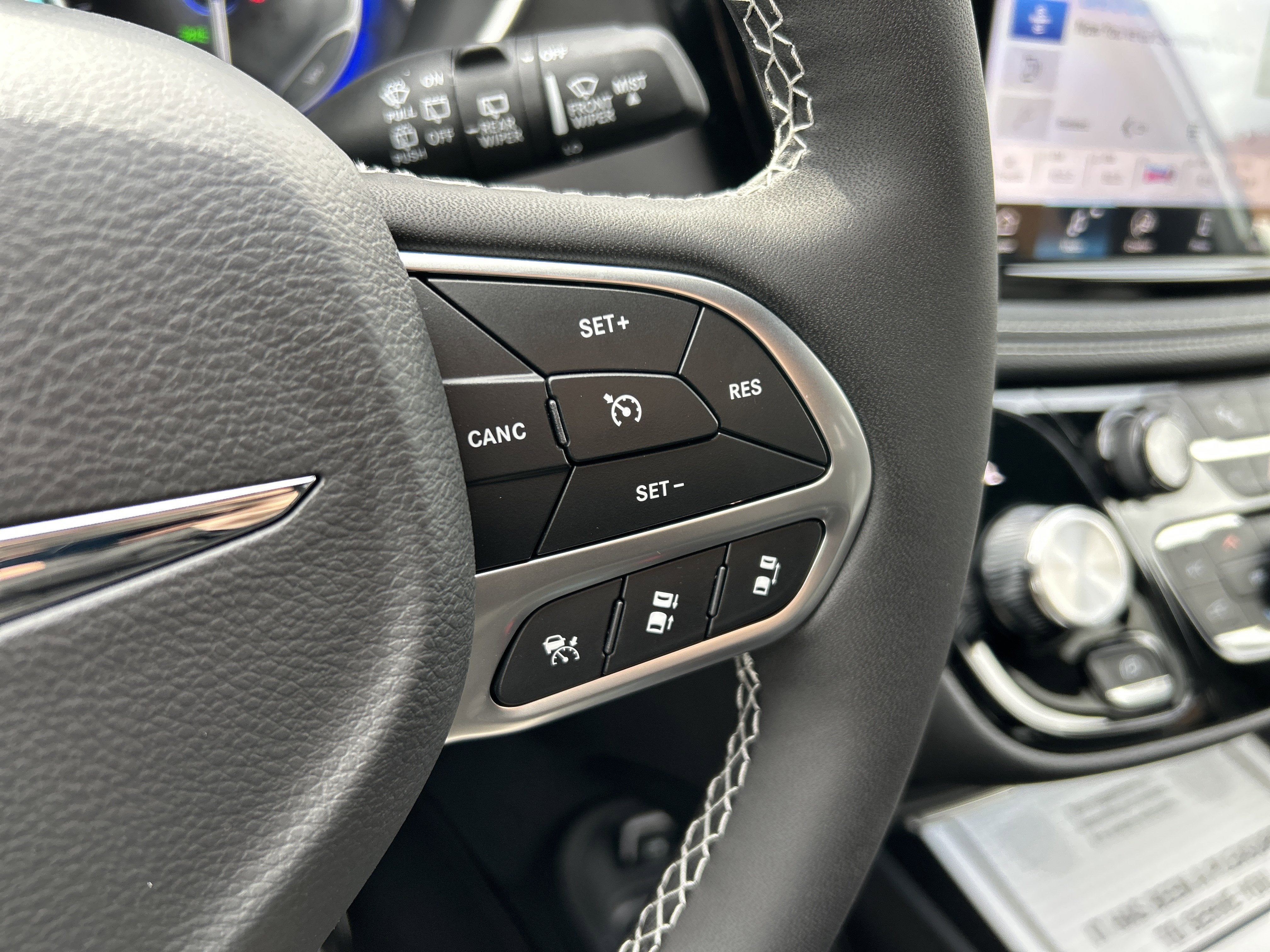 2026 Chrysler Pacifica Select