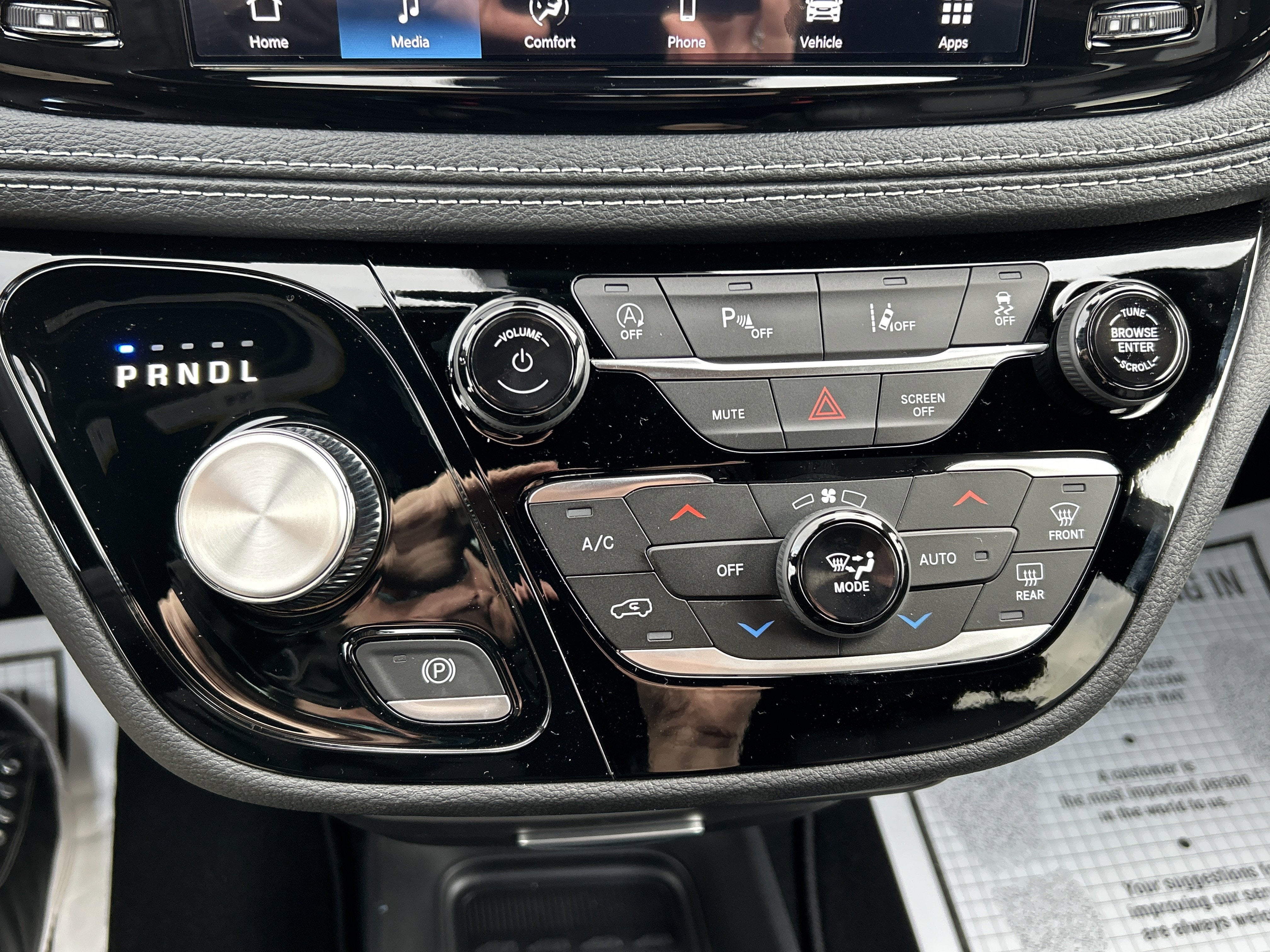 2026 Chrysler Pacifica Select