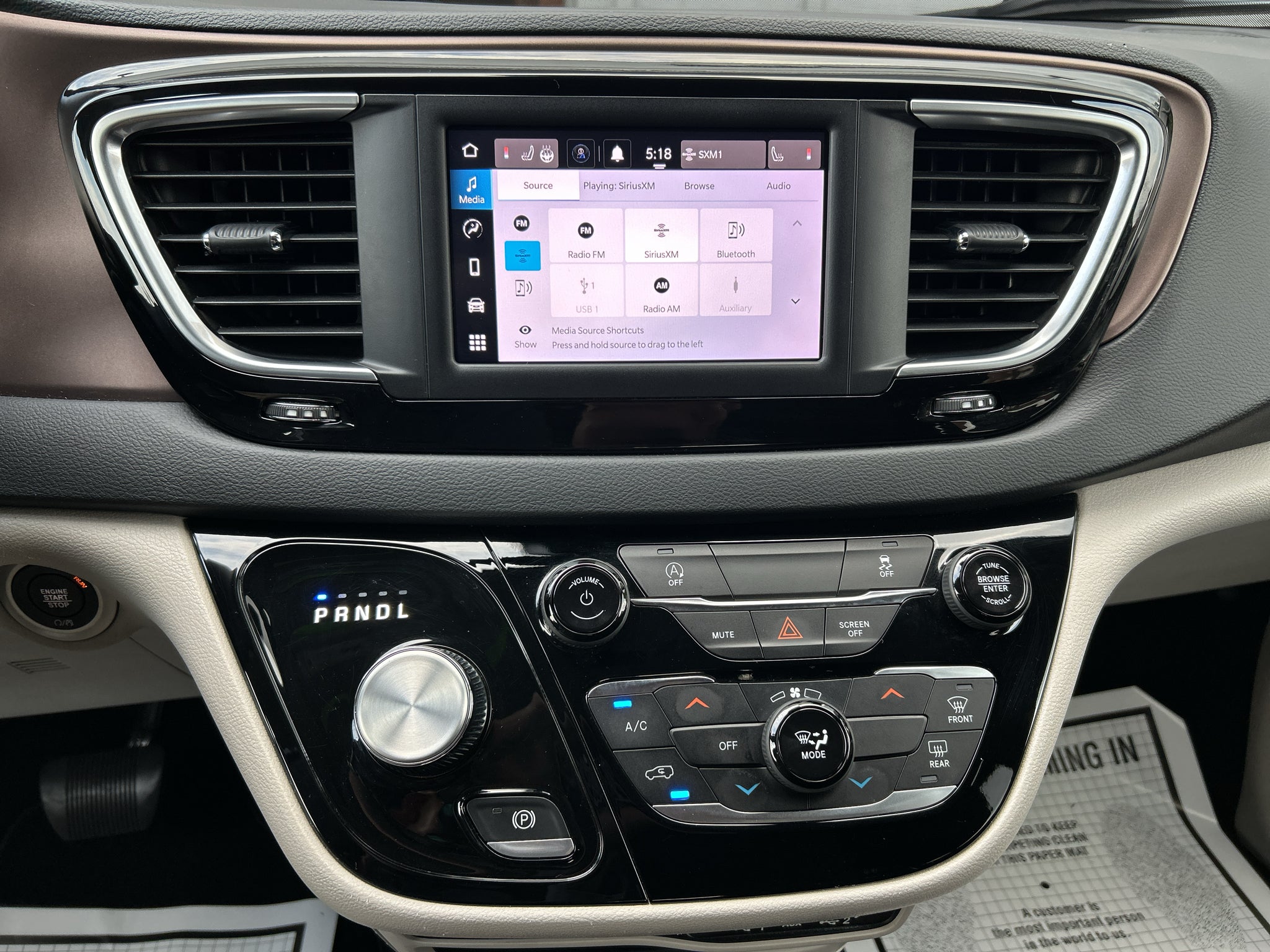 2023 Chrysler Voyager LX