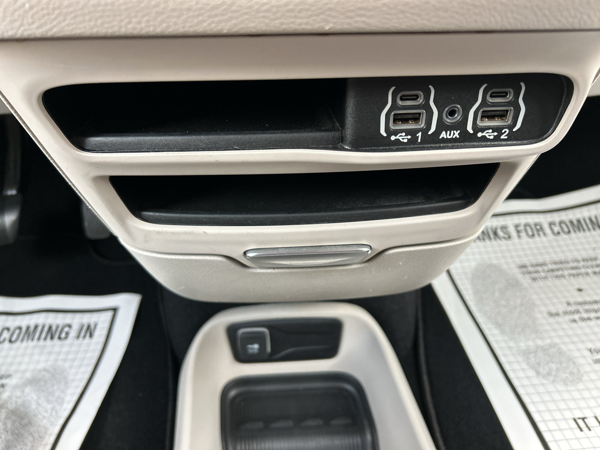 2023 Chrysler Voyager LX