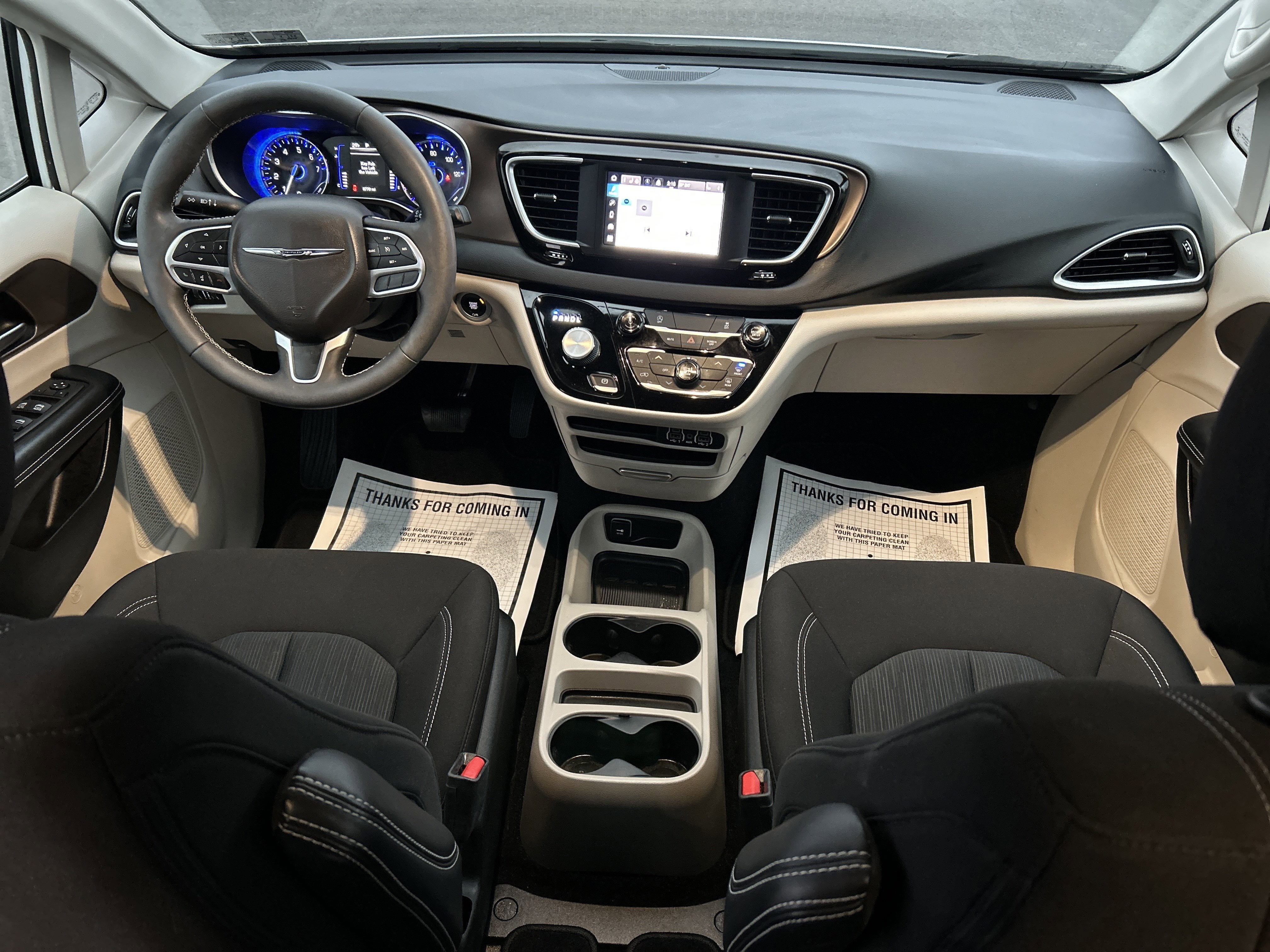 2022 Chrysler VOYAGER LX