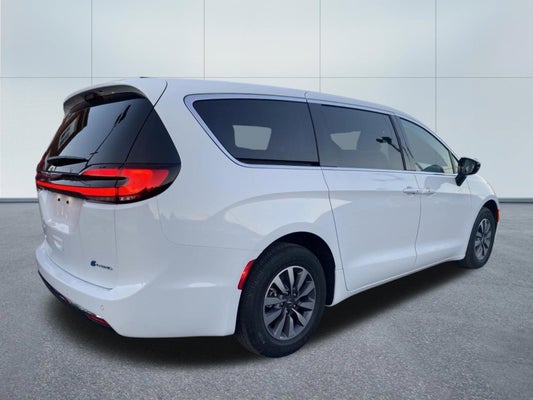 2024 Chrysler Pacifica Plug-In Hybrid Hybrid Select in Lewistown, PA - Lake Auto