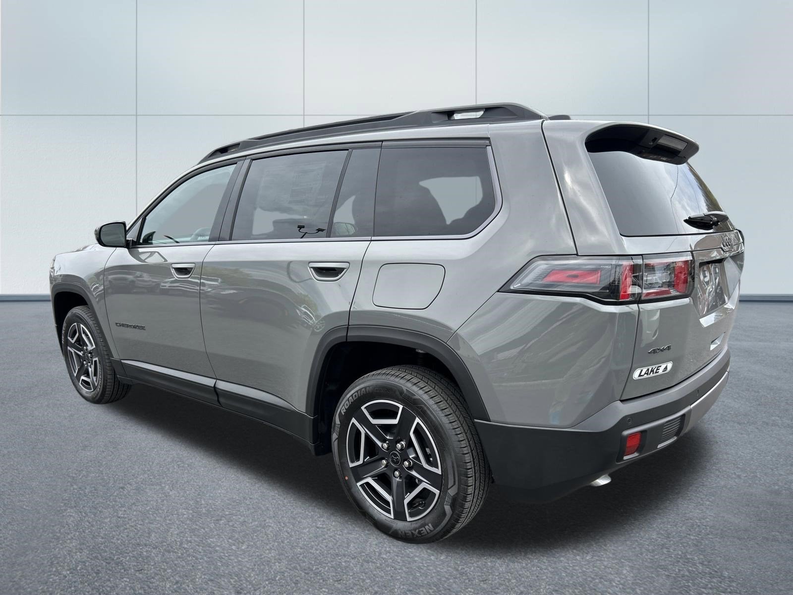 2026 Jeep Cherokee Laredo