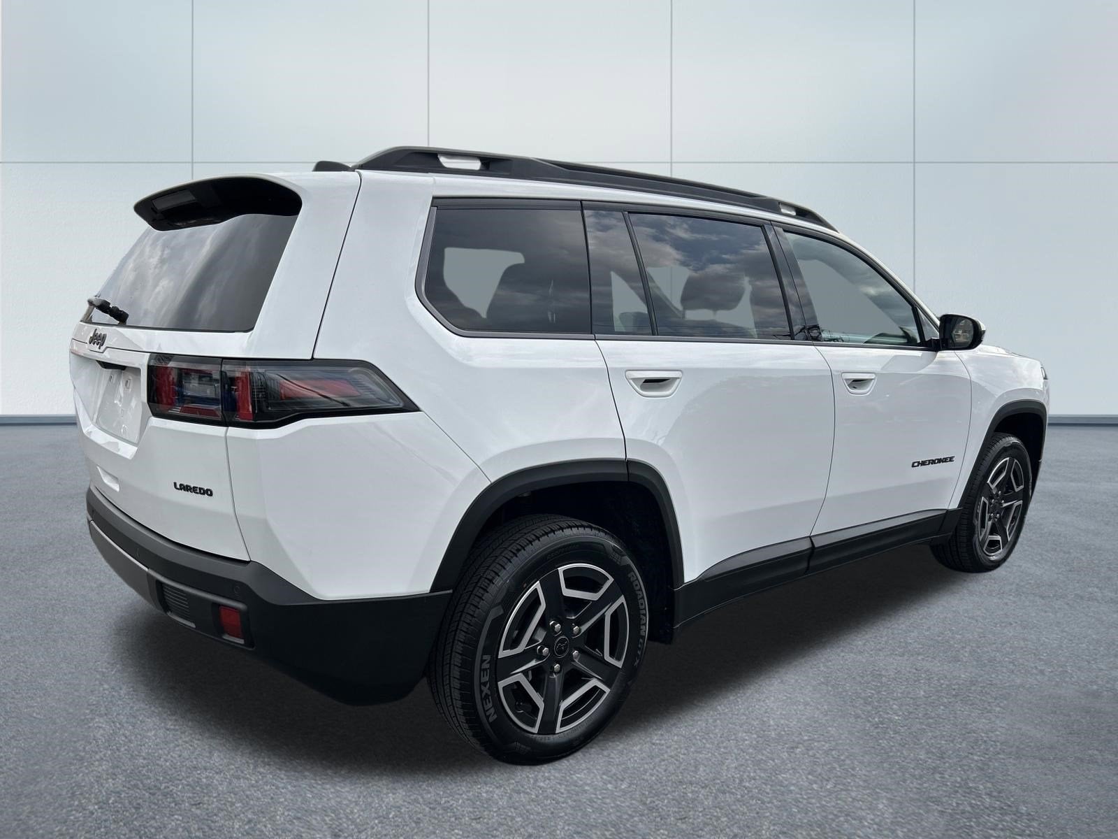 2026 Jeep Cherokee Laredo