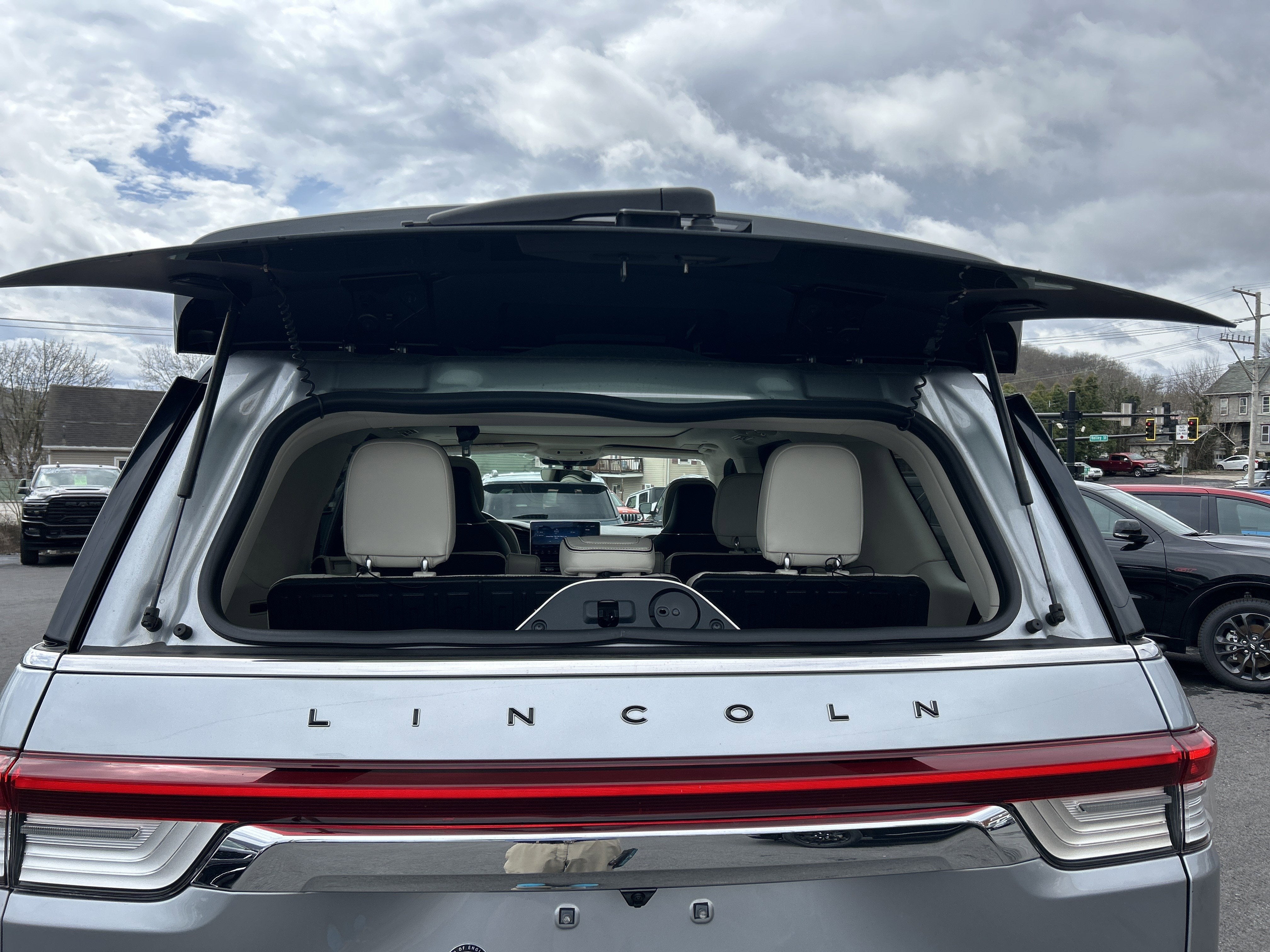 2023 Lincoln NAVIGATOR BLACK LABEL