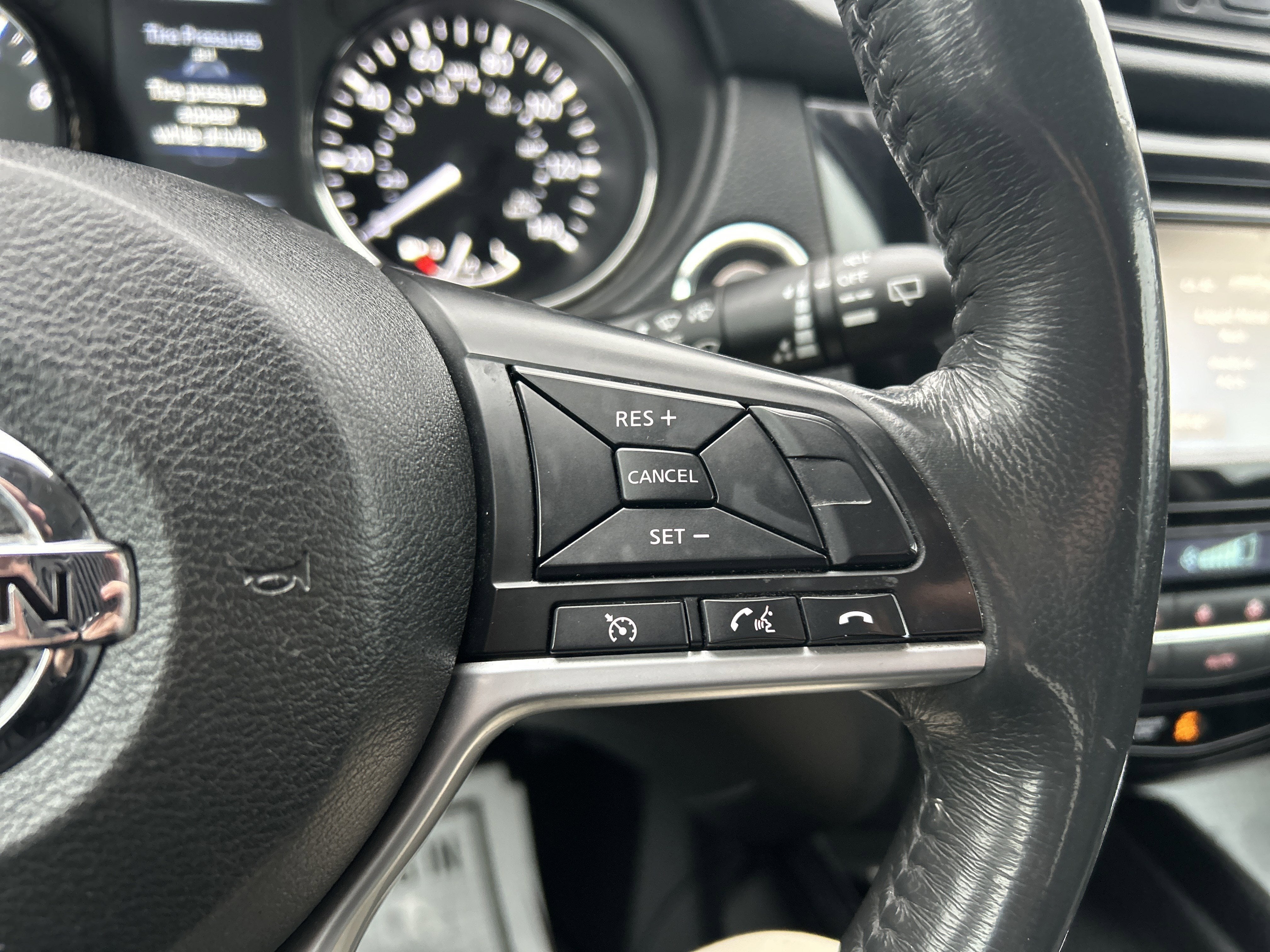 2017 Nissan ROGUE SL